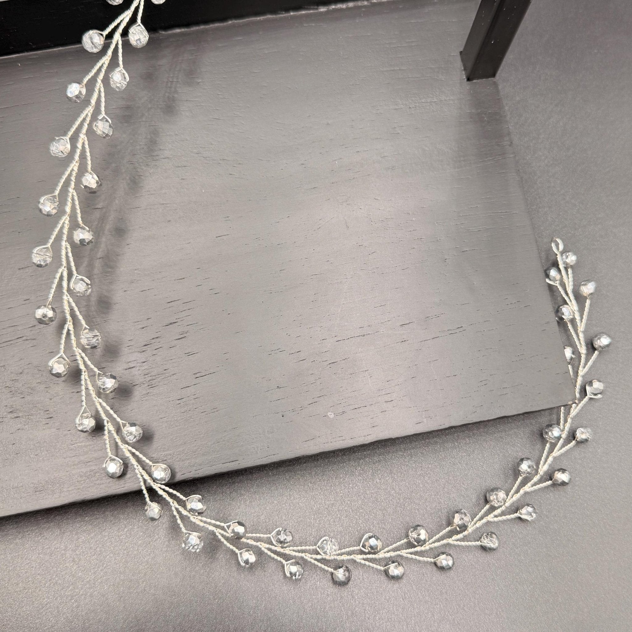 Bicolor Kristall Haarranke in Silber für Bräute - AVYRAA BRIDAL