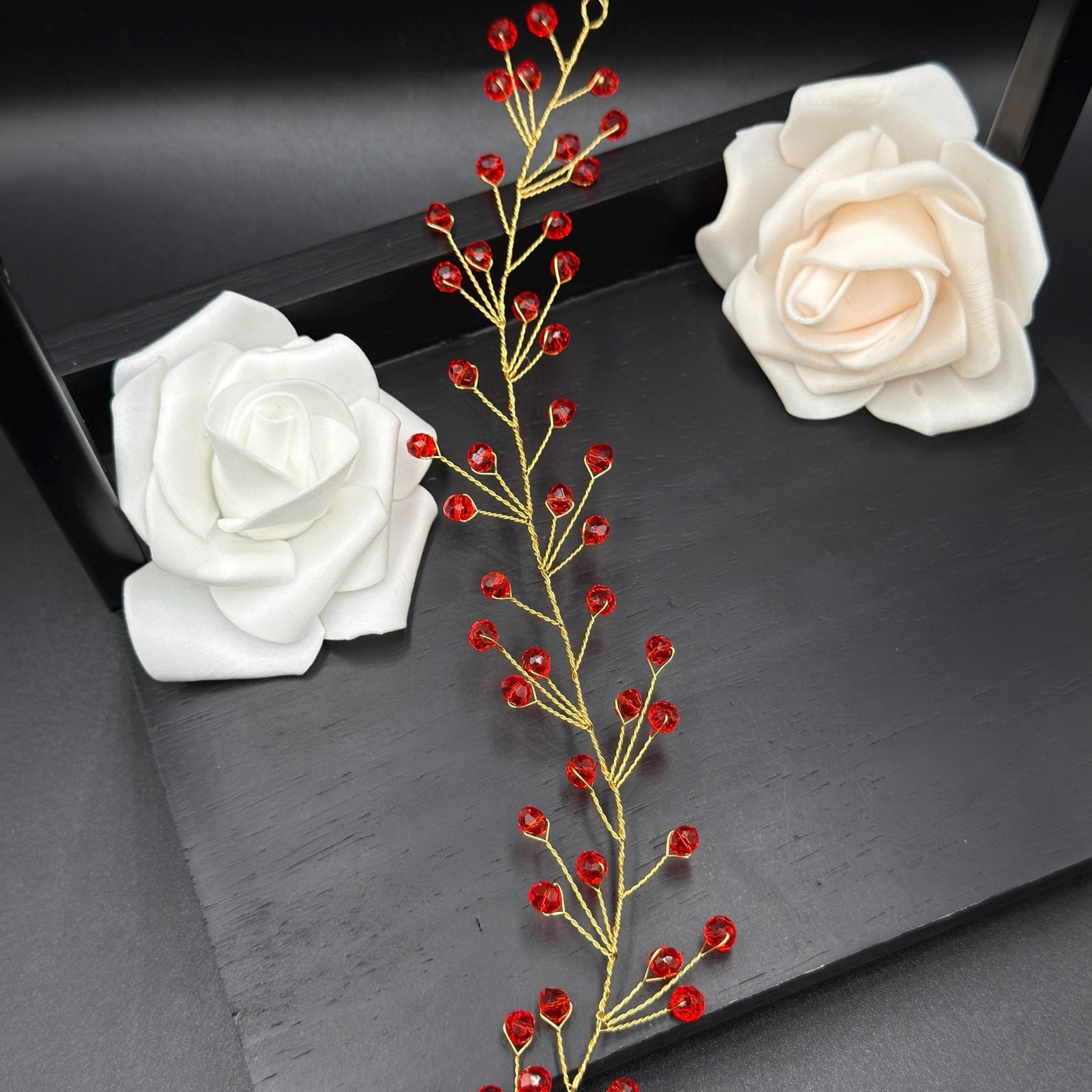 Bordeaux Kristall Haarrebe mit rotem Draht | Eleganter Brautschmuck, Hochzeits - Haaraccessoire, Weinrot Kristalle, flexibel - AVYRAA BRIDAL