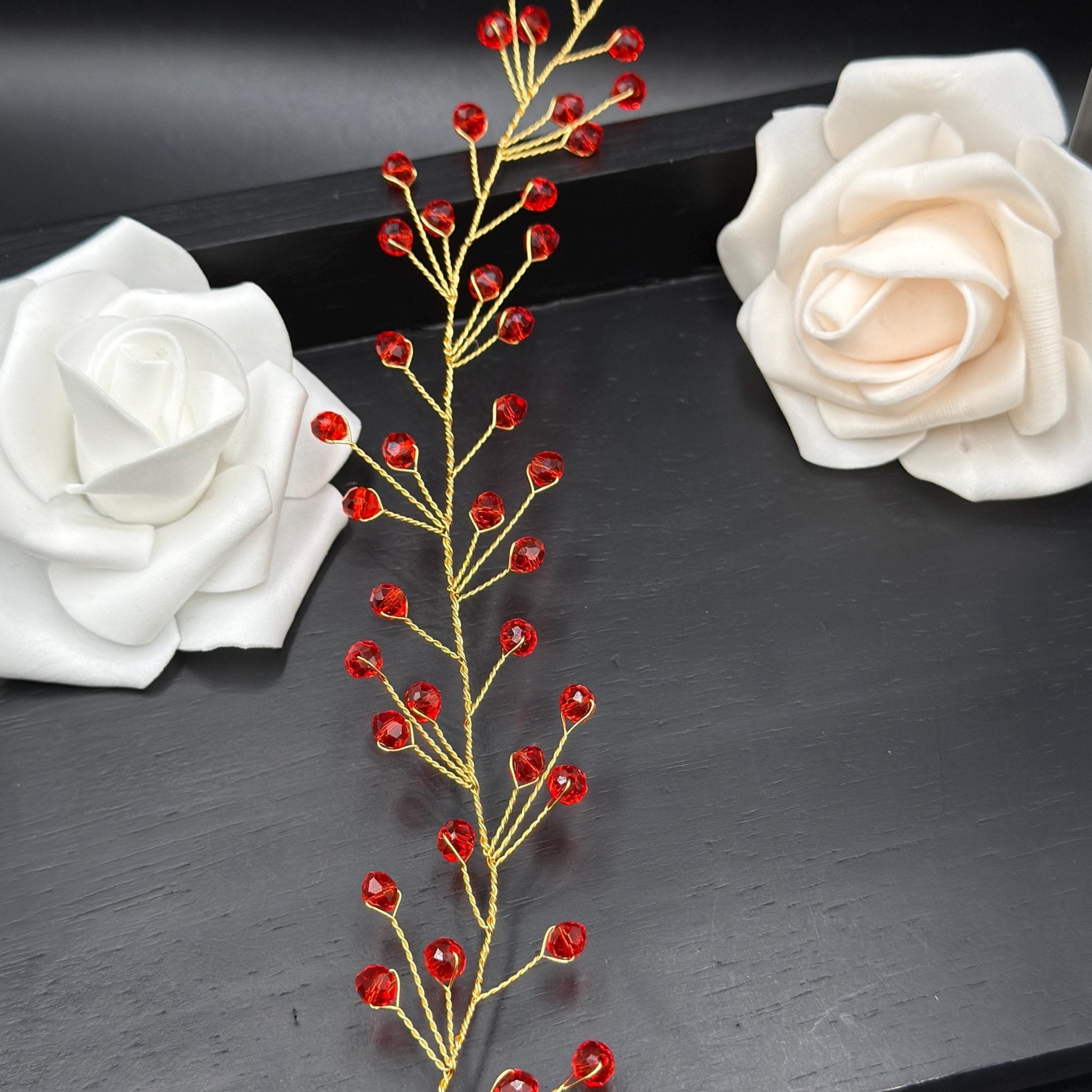 Bordeaux Kristall Haarrebe mit rotem Draht | Eleganter Brautschmuck, Hochzeits - Haaraccessoire, Weinrot Kristalle, flexibel - AVYRAA BRIDAL