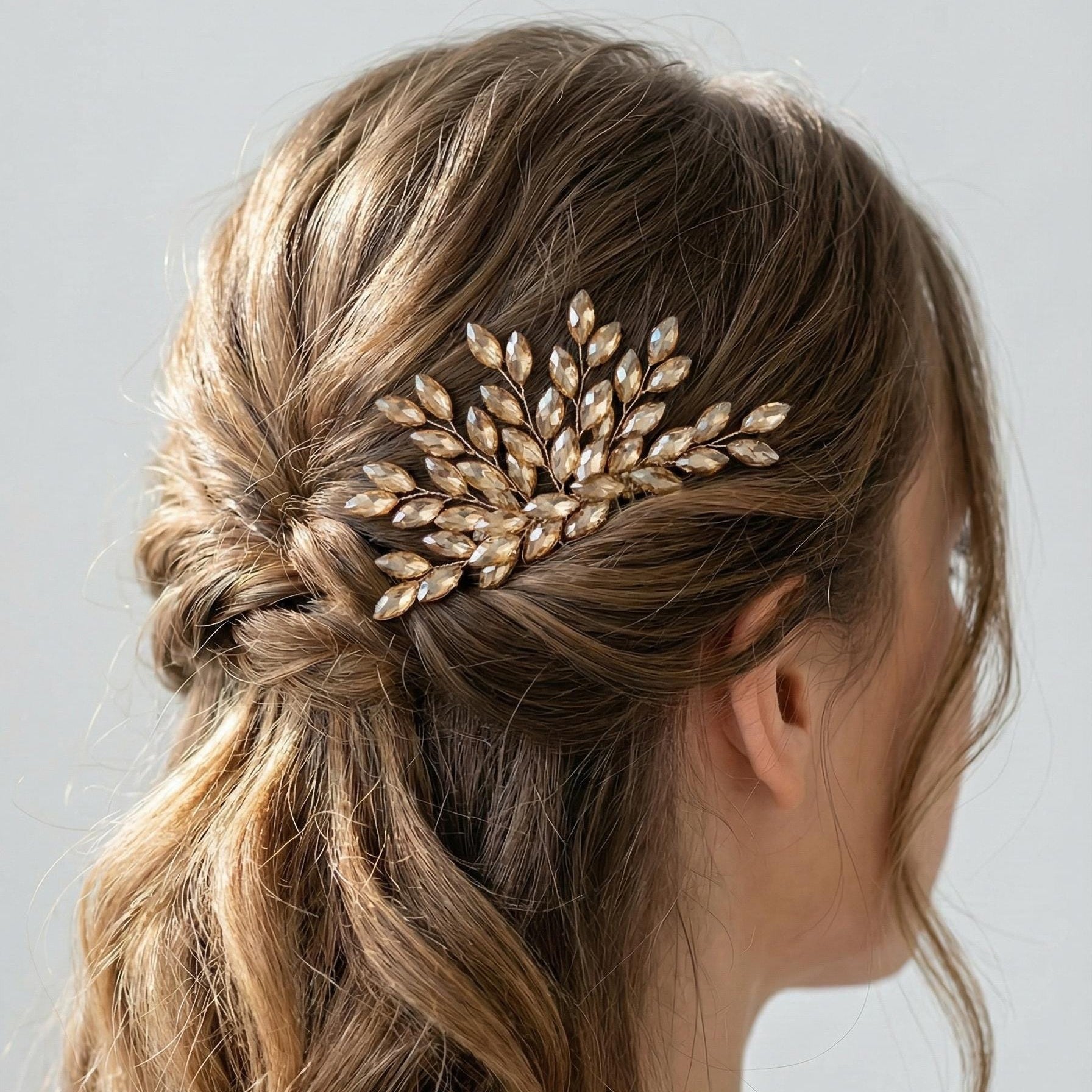 Braut Haarkamm mit facettierten Schmucksteinen - AVYRAA BRIDAL