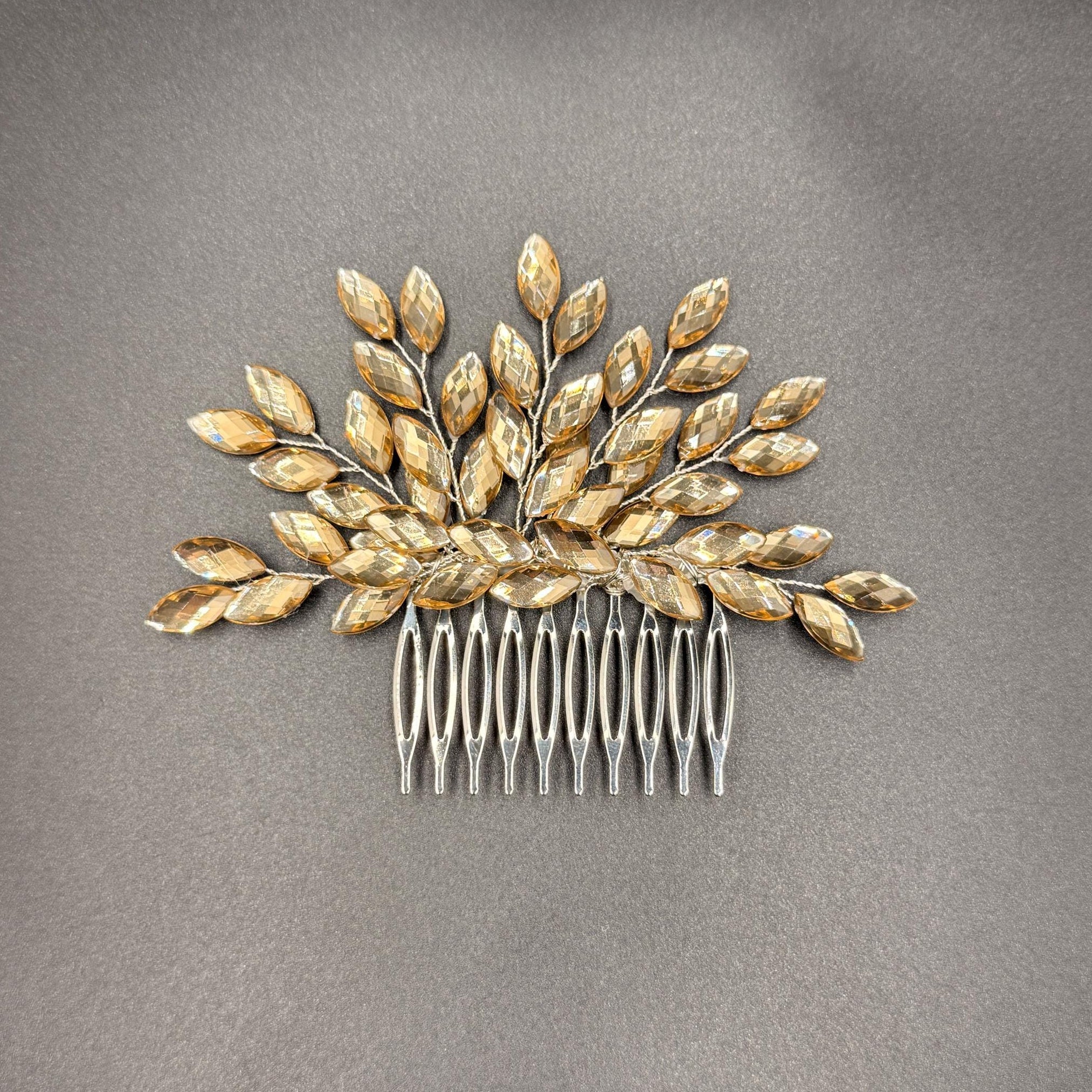 Braut Haarkamm mit facettierten Schmucksteinen - AVYRAA BRIDAL