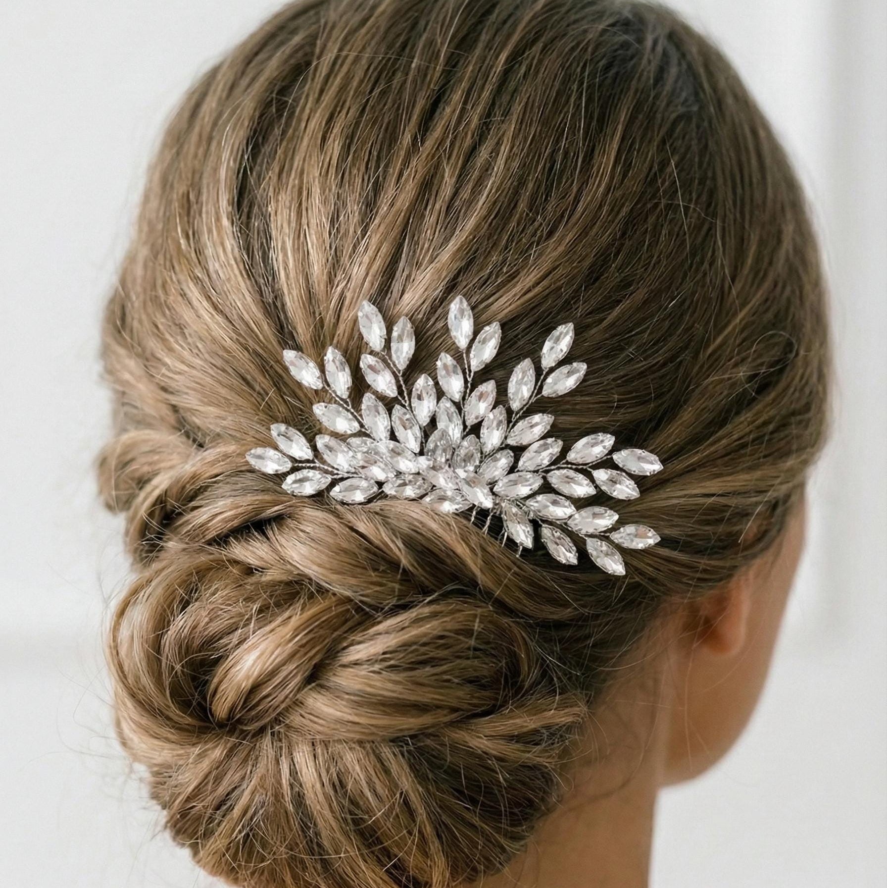 Braut Haarkamm mit facettierten Schmucksteinen - AVYRAA BRIDAL