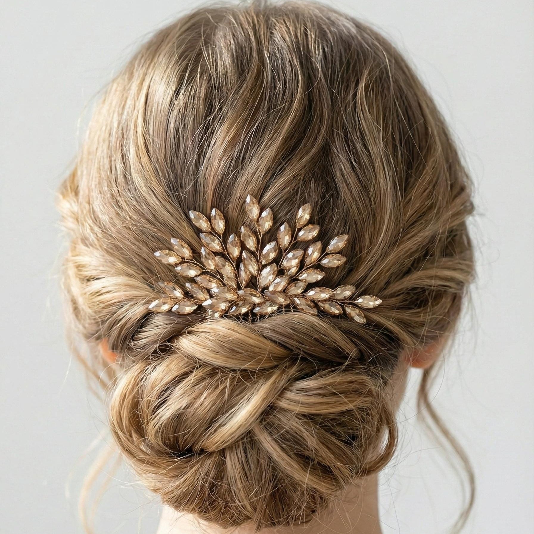Braut Haarkamm mit facettierten Schmucksteinen - AVYRAA BRIDAL