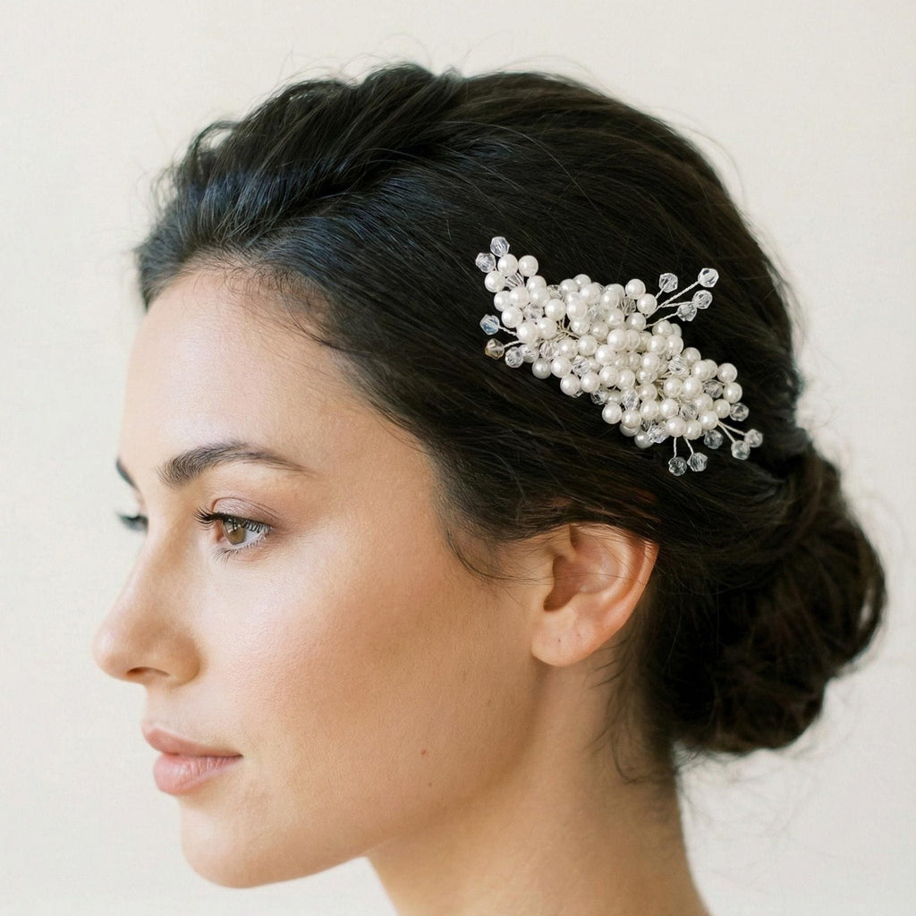 Braut Haarkamm mit Perlen und klaren Kristallen - AVYRAA BRIDAL