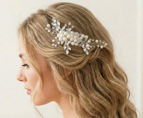 Braut Haarkamm mit Perlen und Kristallen, eleganter Hochzeit Haarschmuck - AVYRAA BRIDAL