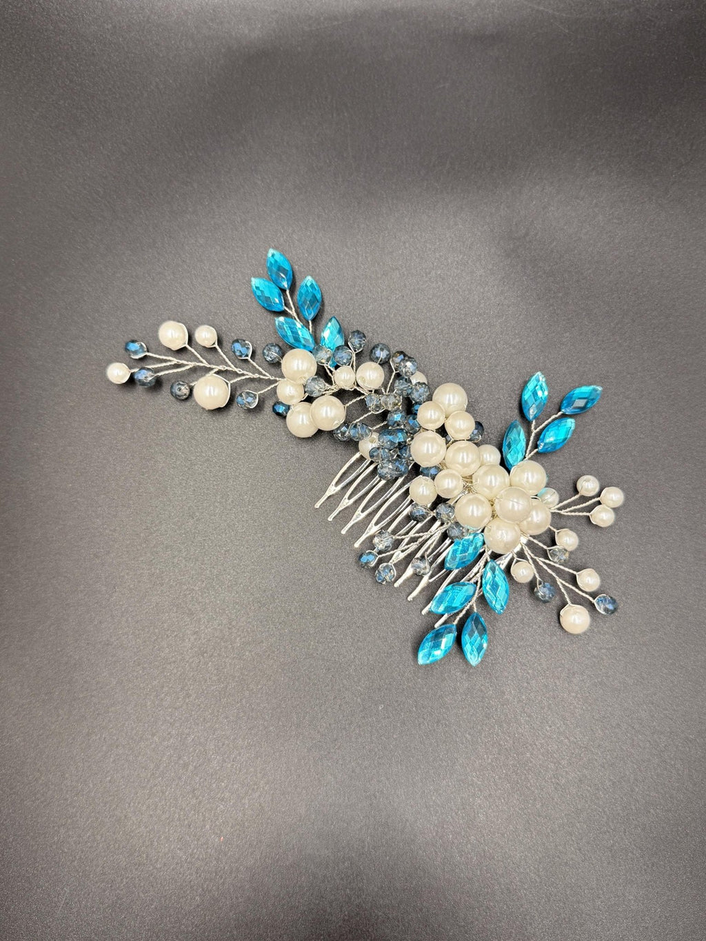 Braut Haarkamm mit Perlen und Kristallen, eleganter Hochzeit Haarschmuck - AVYRAA BRIDAL