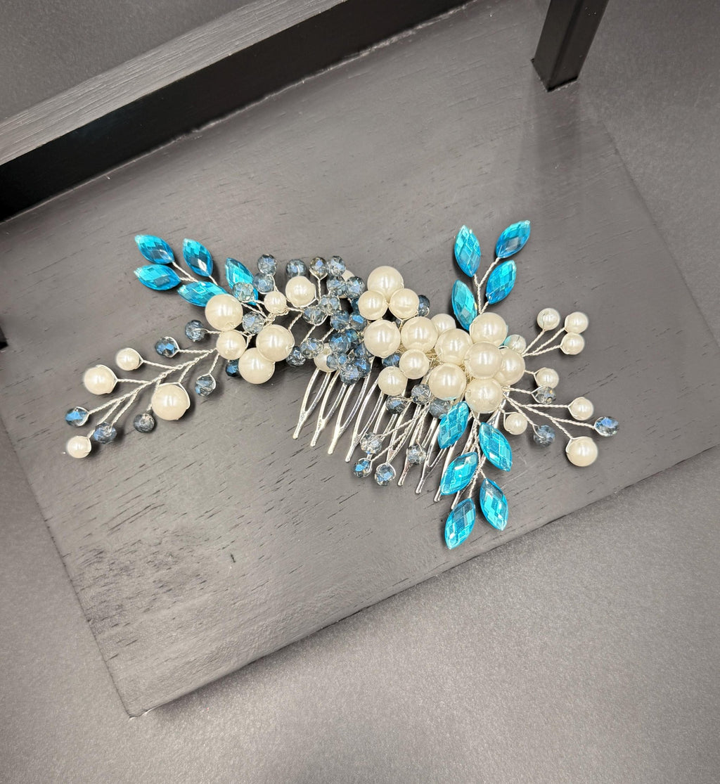 Braut Haarkamm mit Perlen und Kristallen, eleganter Hochzeit Haarschmuck - AVYRAA BRIDAL