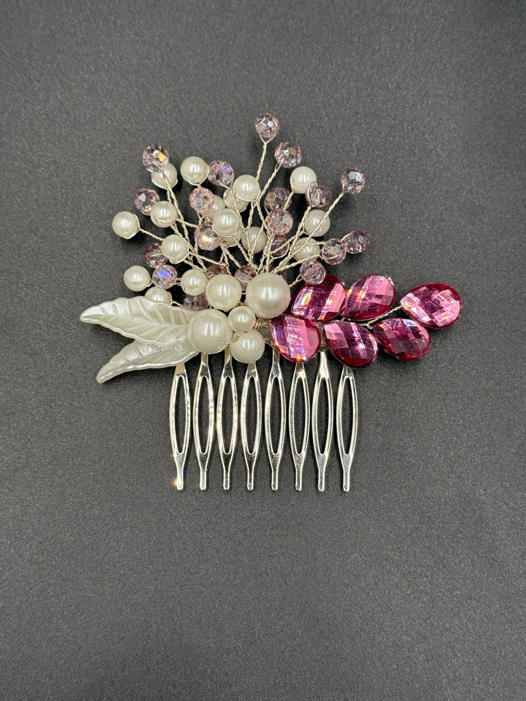 Braut Haarkamm mit Perlen und roséfarbenen Kristallsteinen – romantischer Haarschmuck in Creme, Rosé & Flieder - AVYRAA BRIDAL
