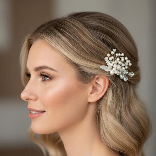 Braut Haarkamm mit Perlen und silbernen Blättern - AVYRAA BRIDAL