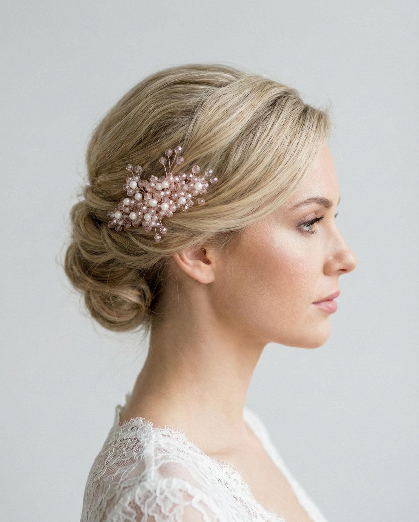 Braut Haarkamm Rosé mit Perlen und facettierten Kristallen handgefertigt elegant ca. 10 cm - AVYRAA BRIDAL