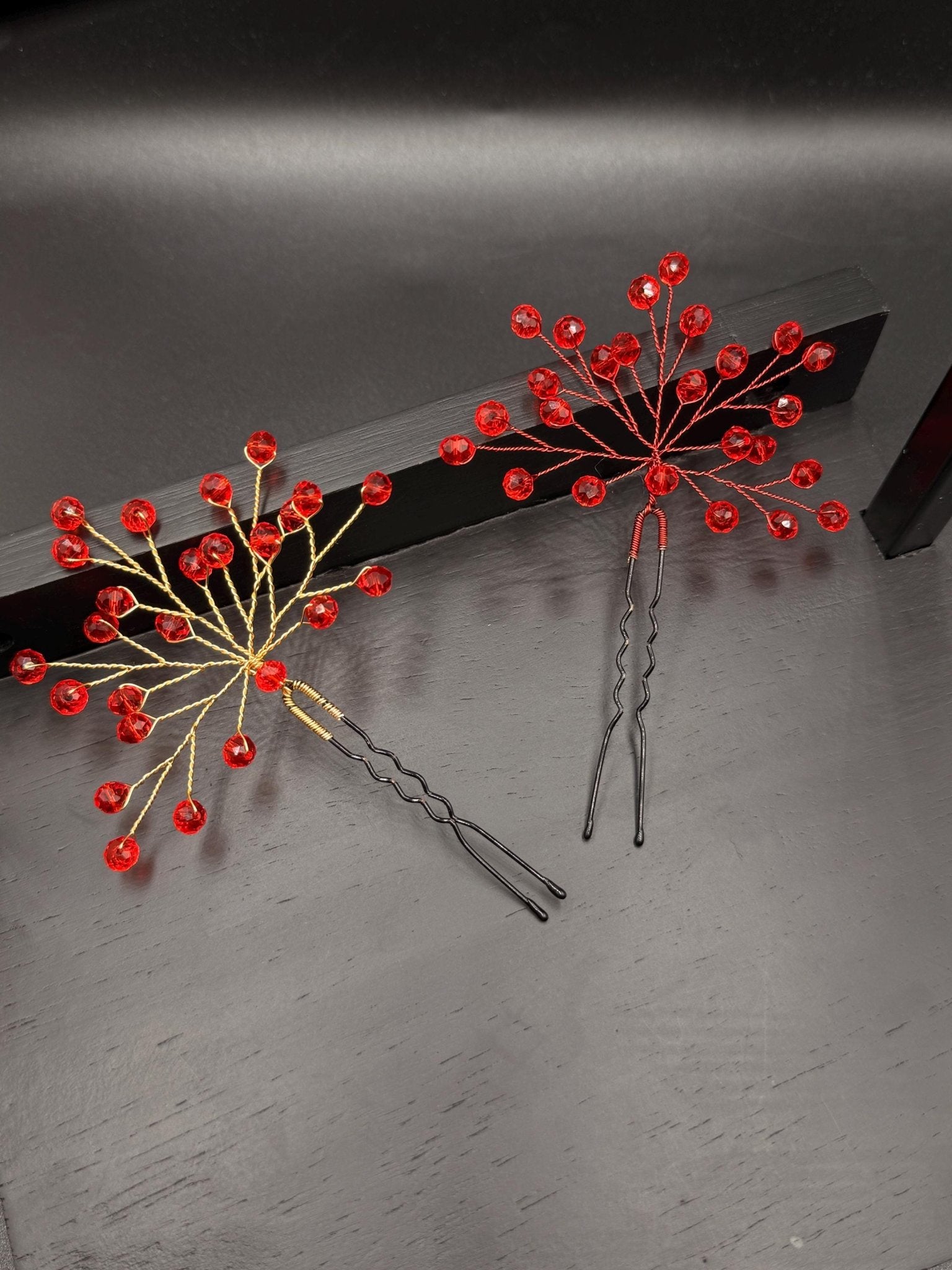 Braut Haarnadeln Rot Kristall Golddraht Rotdraht Strass Haarschmuck - AVYRAA BRIDAL