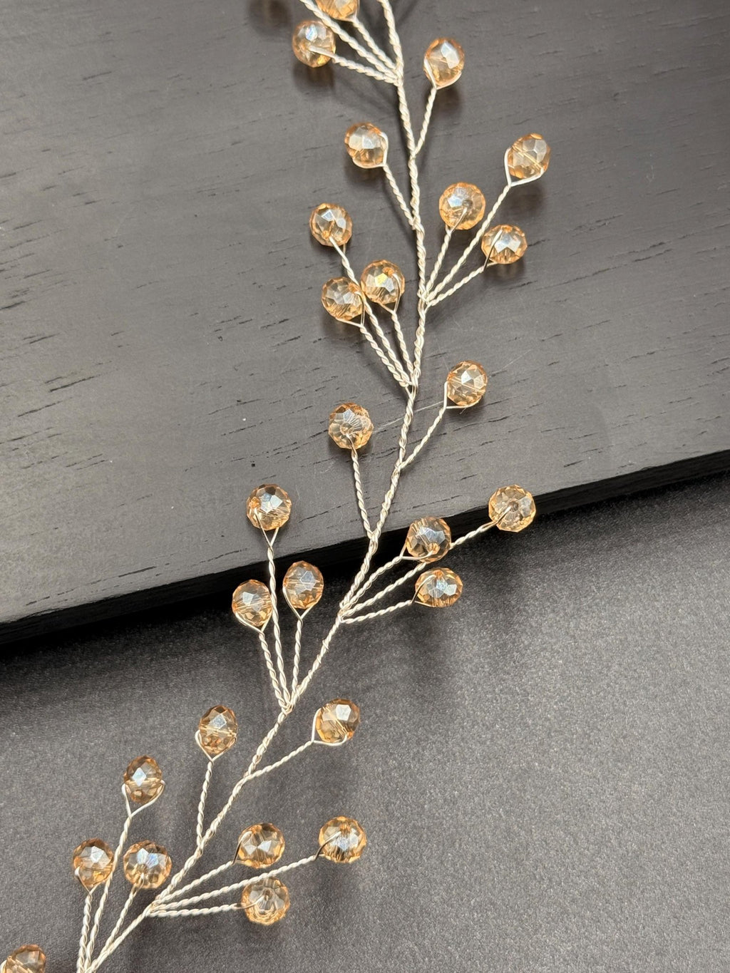 Braut Hair Vine Gold Kristall Glasperlen Flexibel Haarschmuck - AVYRAA BRIDAL