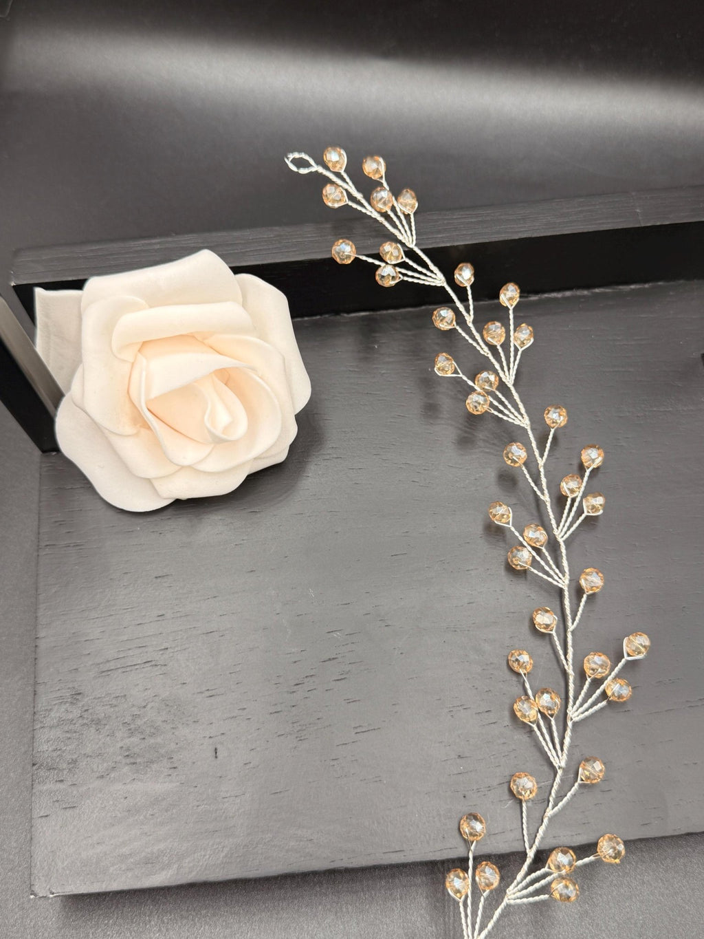 Braut Hair Vine Gold Kristall Glasperlen Flexibel Haarschmuck - AVYRAA BRIDAL