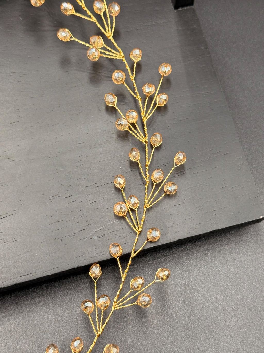 Braut Hair Vine Gold Kristall Glasperlen Flexibel Haarschmuck - AVYRAA BRIDAL