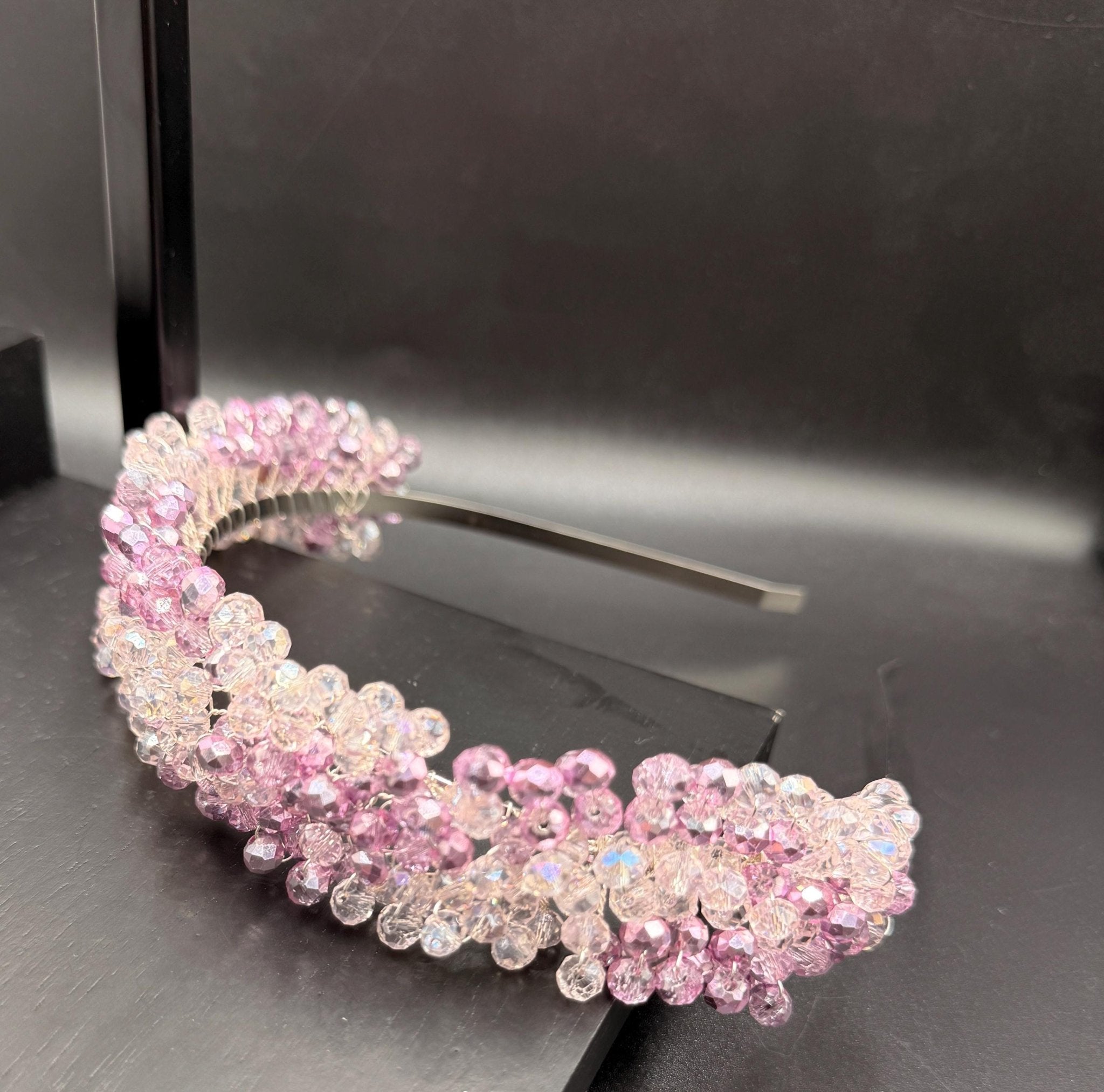 Braut Tiara aus Kristall in Rosa – Handgefertigter Kristall Haarreif für Hochzeit, romantischer Braut Haarschmuck - AVYRAA BRIDAL