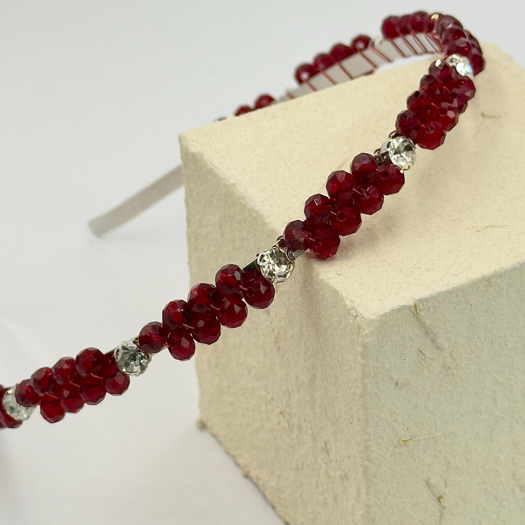 Dark Red Crystal Haarband, Elegante Braut Tiara, Handgefertigte Burgunder Kristallkrone, Hochzeits Haaraccessoire - AVYRAA BRIDAL