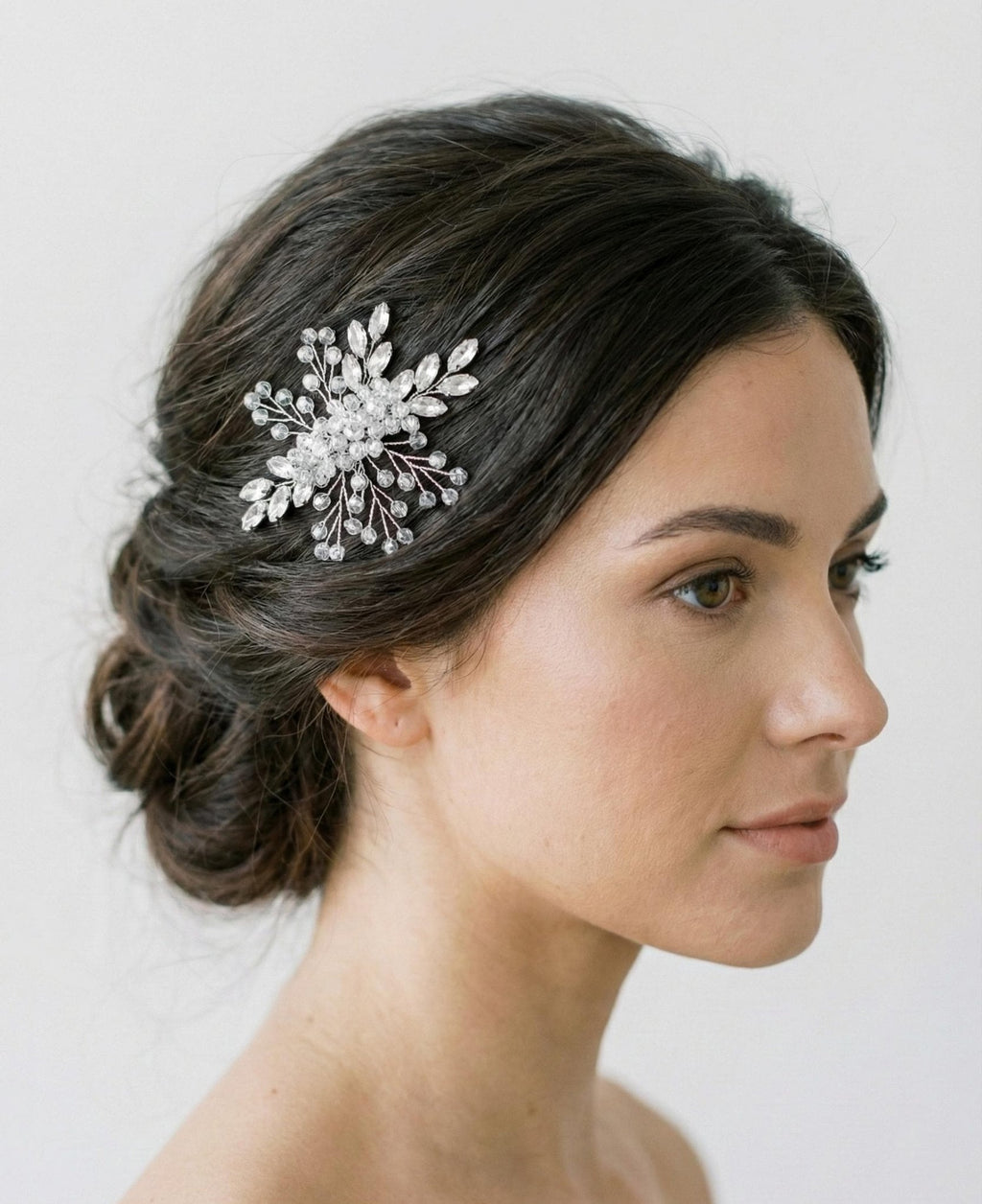Edler Kristall Haarkamm für Bräute | Hochzeits Haarschmuck, Bridal Hair Comb, Handgefertigter Accessoire, funkelnde Kristalle - AVYRAA BRIDAL