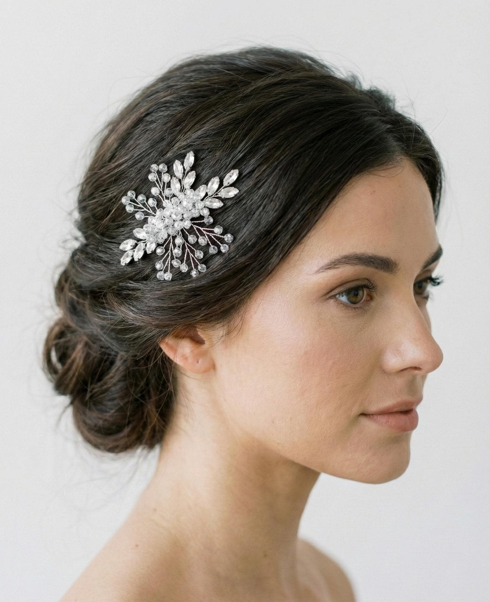 Edler Kristall Haarkamm für Bräute | Hochzeits Haarschmuck, Bridal Hair Comb, Handgefertigter Accessoire, funkelnde Kristalle - AVYRAA BRIDAL