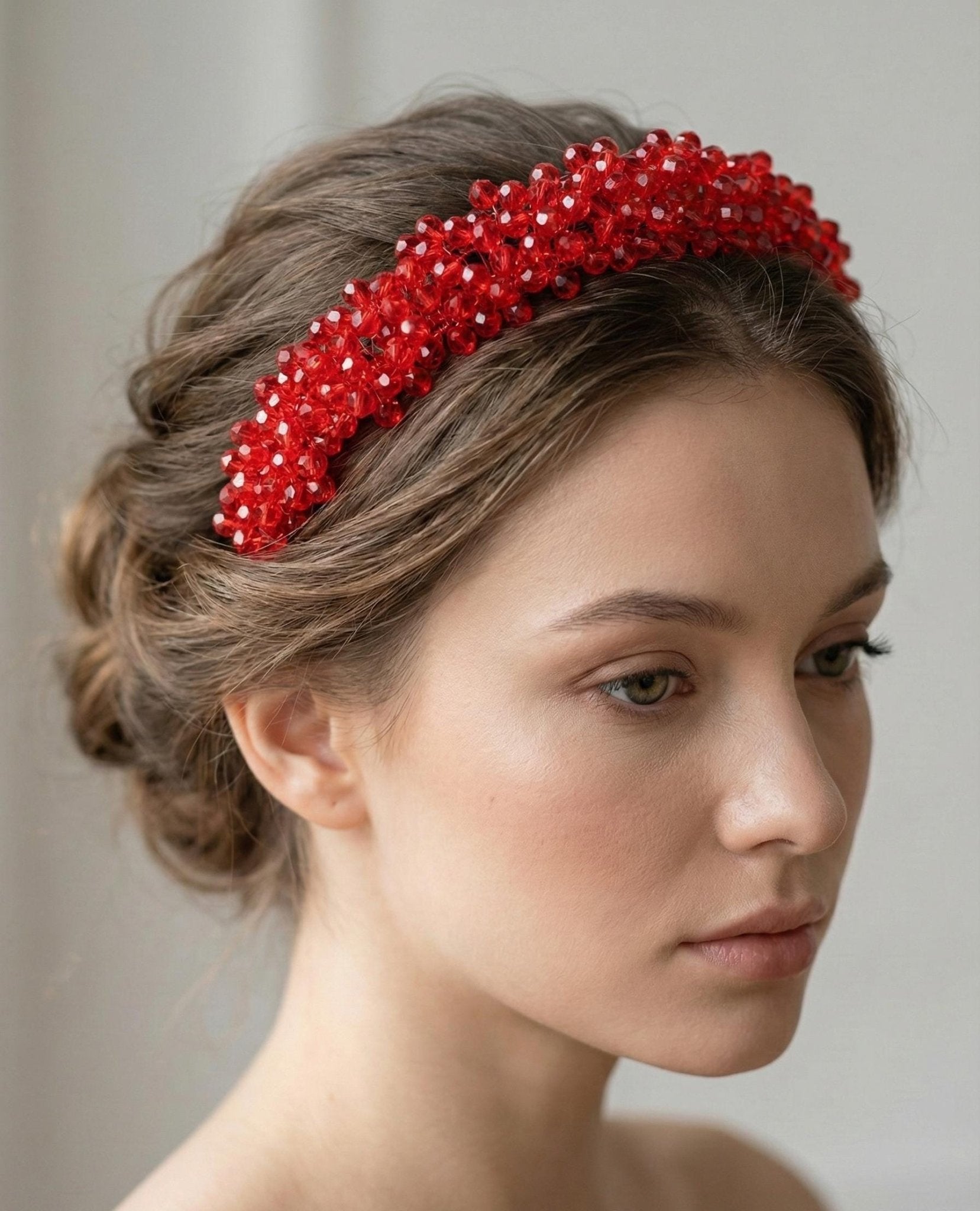 Eleganter Kristall Haarreif in Rot – Luxuriöses Diadem für Hochzeit und Abendlook - AVYRAA BRIDAL