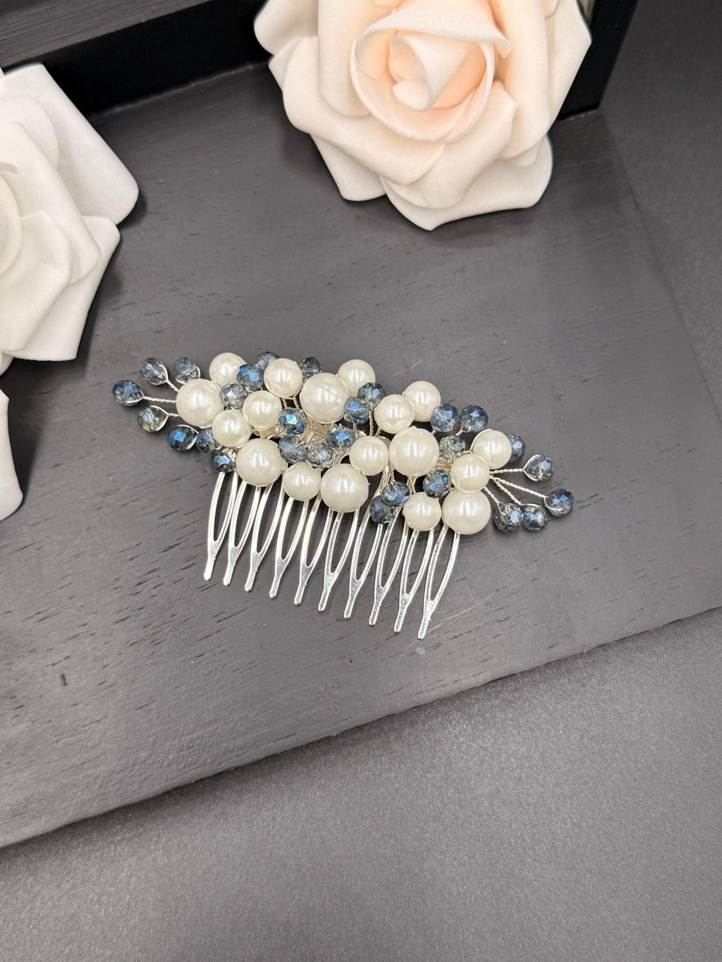 Elfenbein Haarkamm mit Slate Blue Kristallen Silber Braut Accessoire Elegant Vintage Frisur Schmuck - AVYRAA BRIDAL