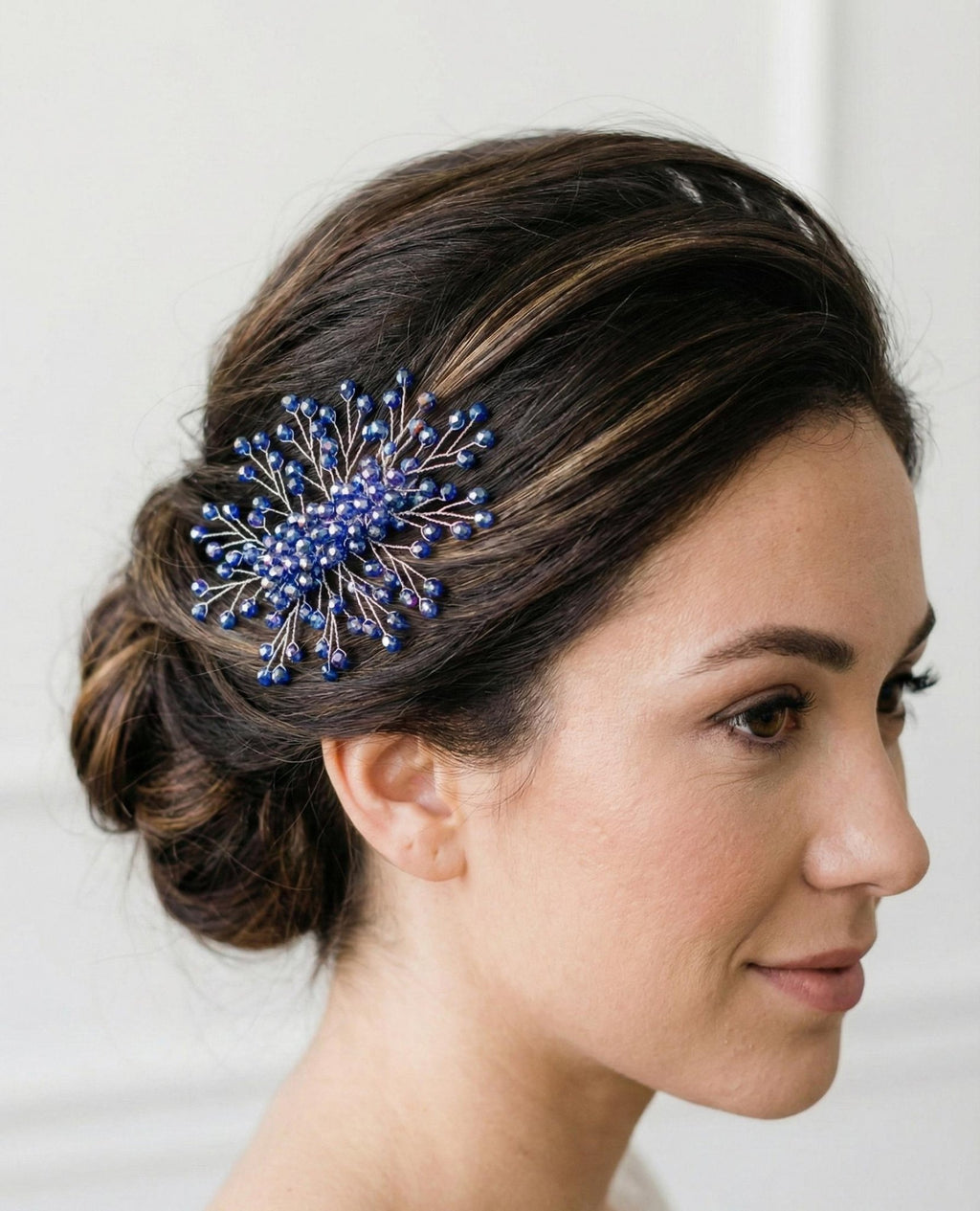 Feiner Kristall Haarkamm als eleganter Braut Haarschmuck - AVYRAA BRIDAL