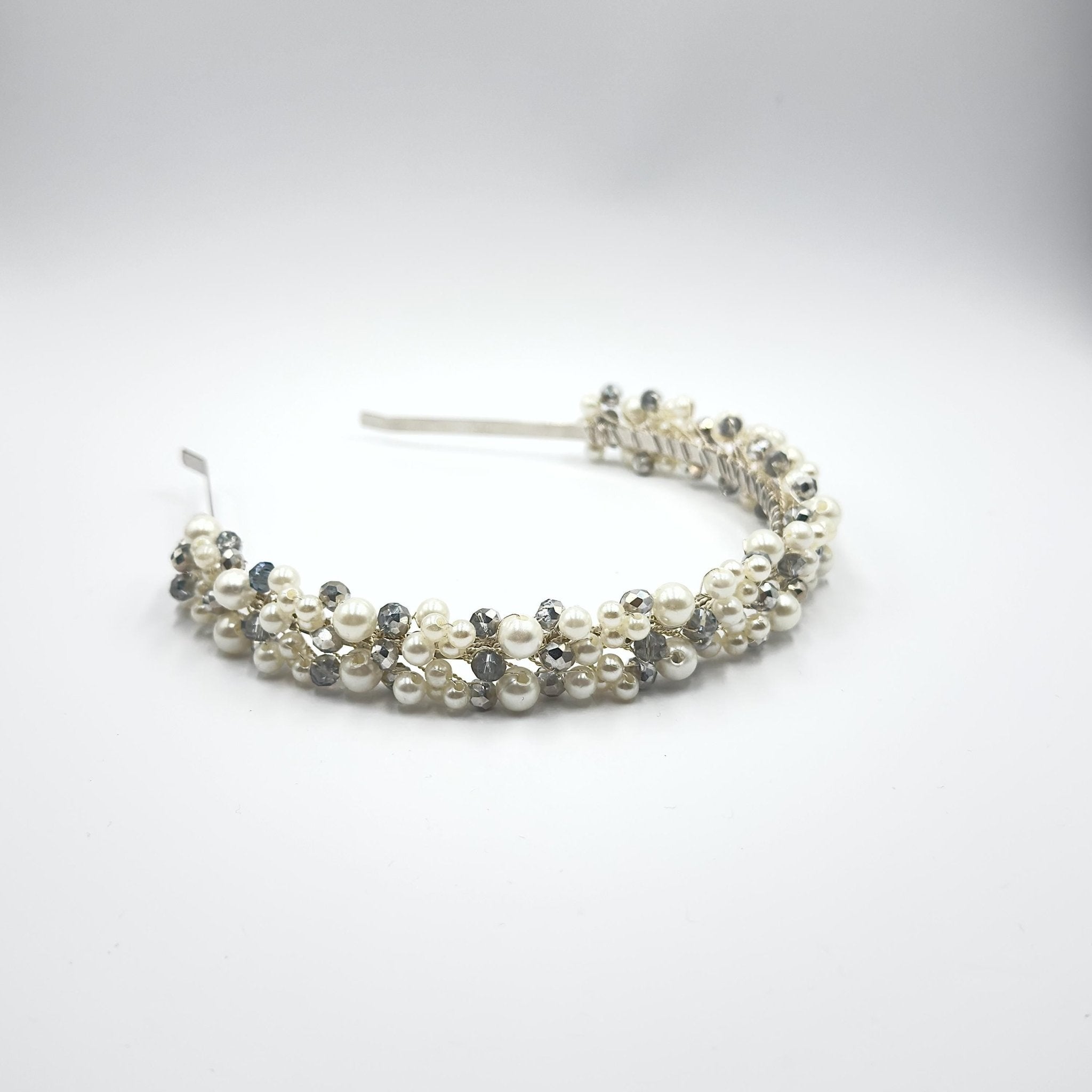 Filigrane Kristall Tiara in Silber für Bräute - AVYRAA BRIDAL