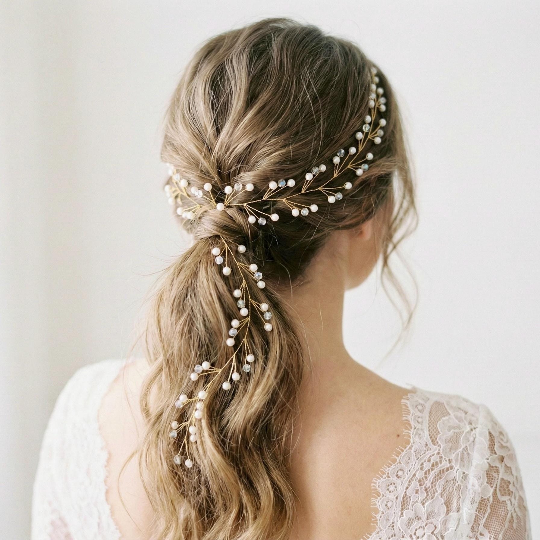 Flexible Haarranke mit Kristallen und runden Perlen - AVYRAA BRIDAL