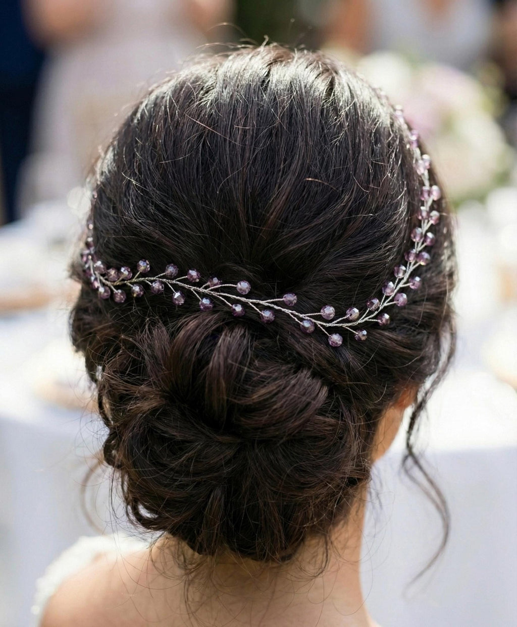 Fliederfarbener Kristall Hair Vine – Zarter handgefertigter Braut Haarschmuck, flexibles lineares Headpiece in Wunschlänge - AVYRAA BRIDAL