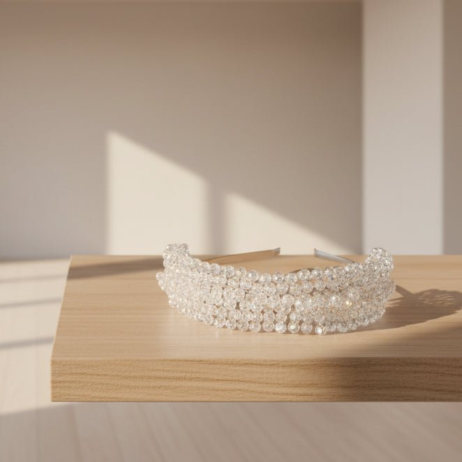 Funkelnde Kristall Braut Tiara in Silberoptik - AVYRAA BRIDAL
