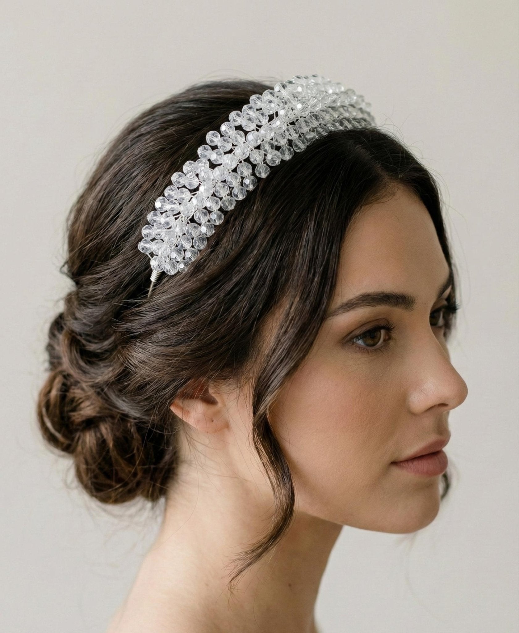 Funkelnde Kristall Braut Tiara in Silberoptik - AVYRAA BRIDAL
