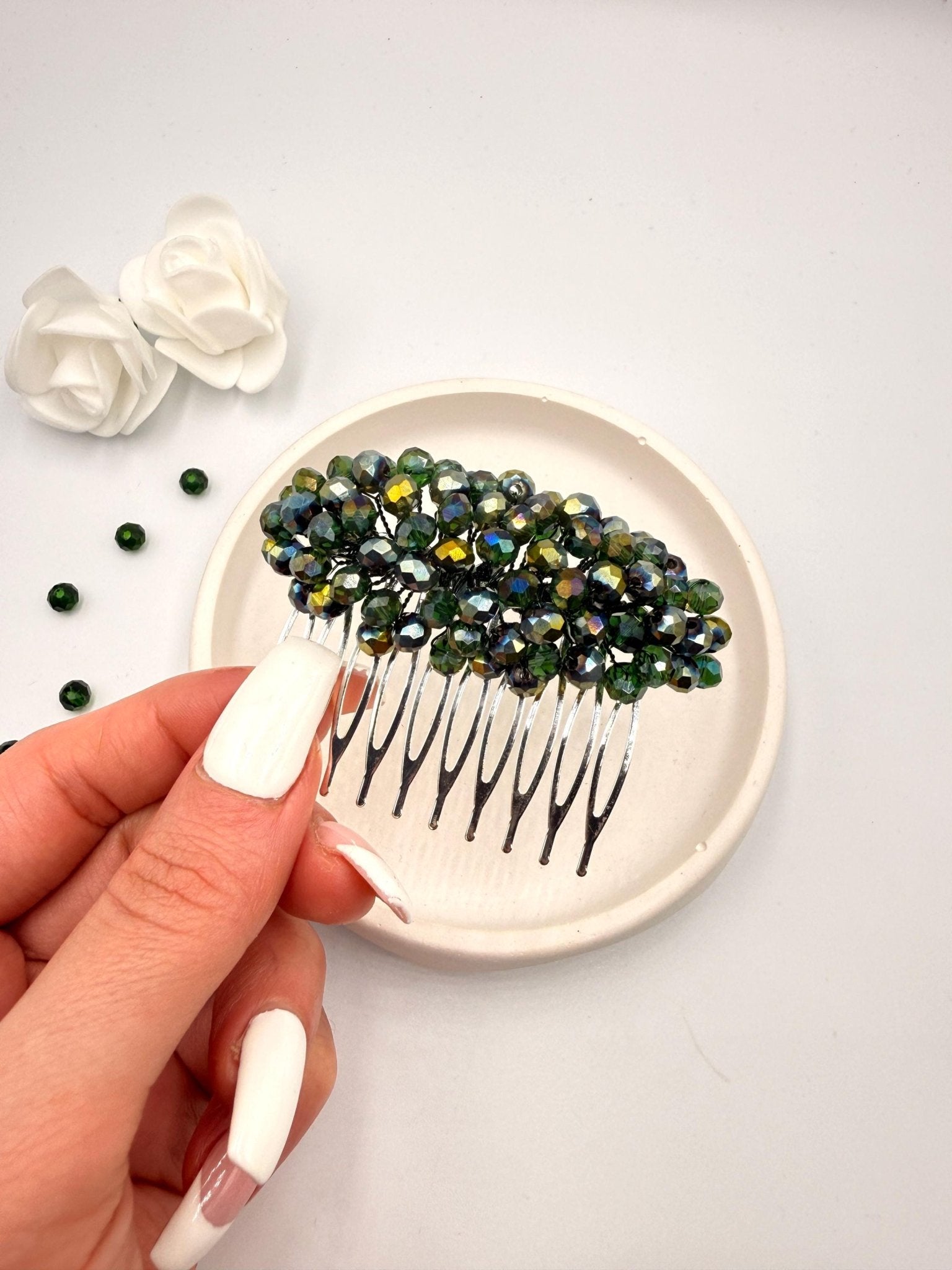 Green crystal hair comb, handgefertigter Brautschmuck, eleganter Haar - Accessor für Hochzeit & Abendfrisuren, prom, bridal - AVYRAA BRIDAL