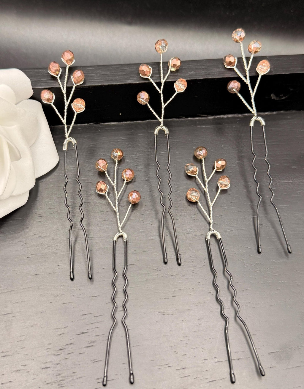 Haarnadeln in Champagner - Kupfer • Handgemachte Haarpins mit schimmernden Glasperlen • Elegantes Brautzubehör für Hochsteckfrisuren - AVYRAA BRIDAL