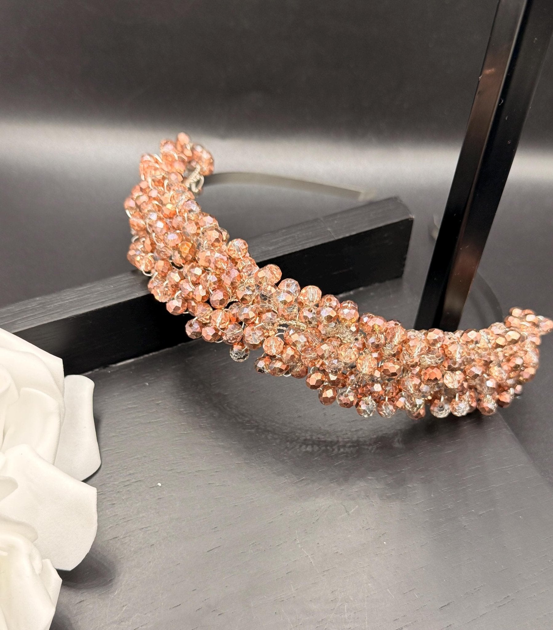 Handgefertigte Braut Tiara mit Champagner Kristallen – Eleganter Hochzeit Haarreif - AVYRAA BRIDAL