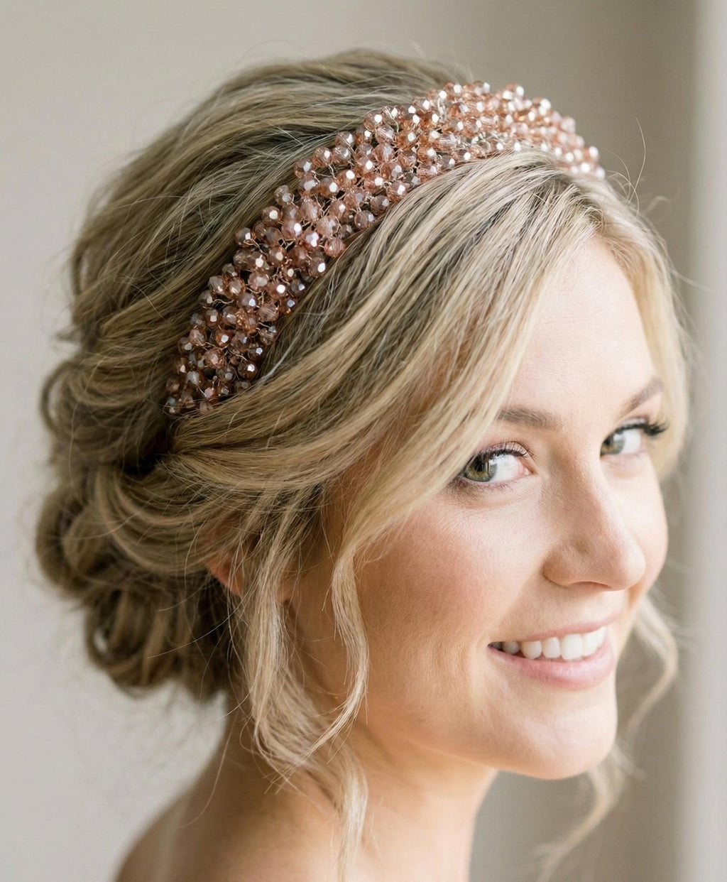Handgefertigte Braut Tiara mit Champagner Kristallen – Eleganter Hochzeit Haarreif - AVYRAA BRIDAL