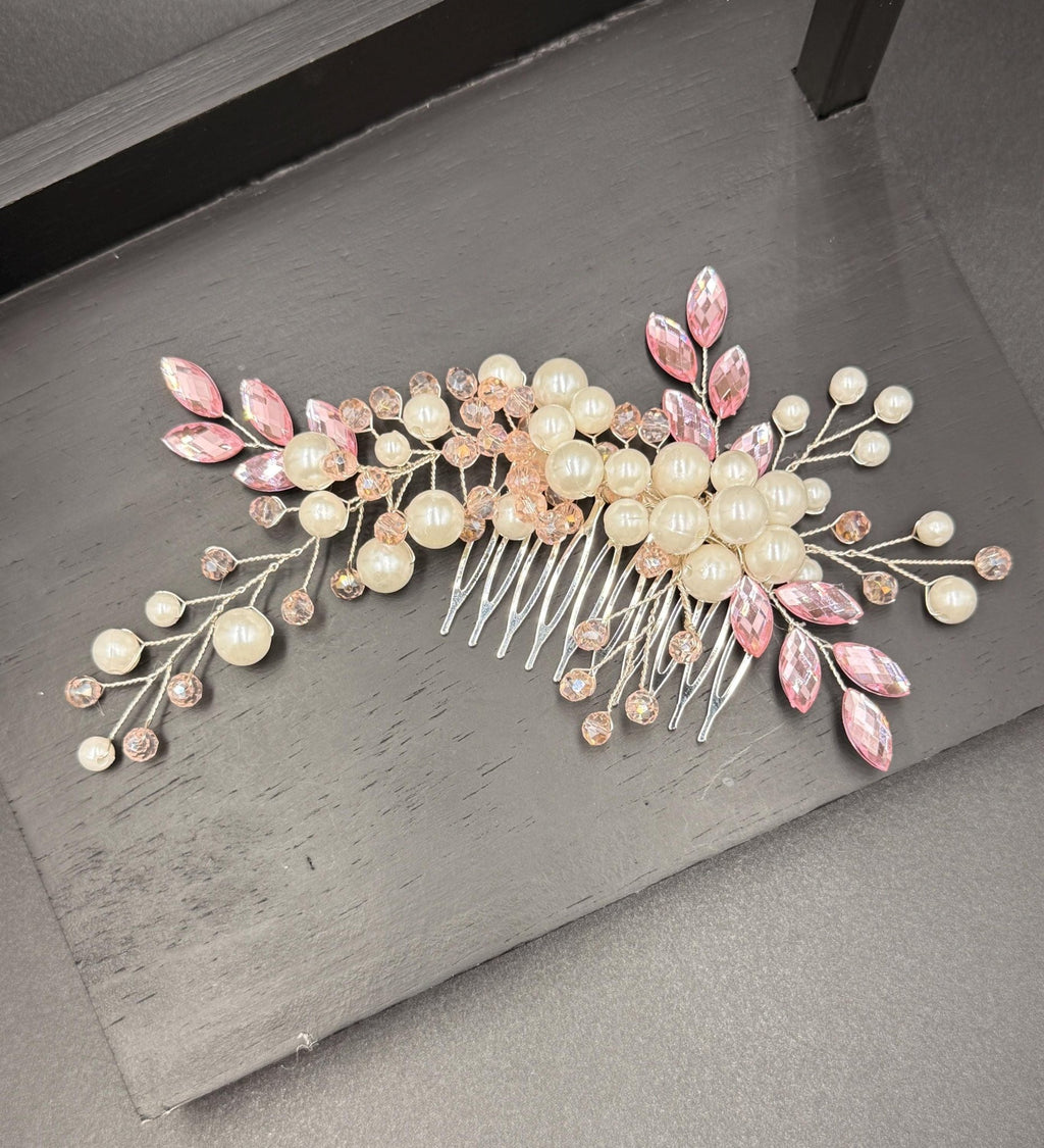 Handgefertigter Braut Haarkamm aus Perlen und Kristallen, Hochzeit Accessoire - AVYRAA BRIDAL
