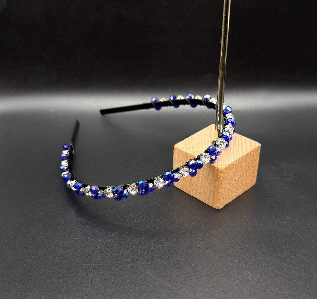 Handgefertigtes Kristall - Haarband in Saphirblau, Edle blaue Kronen - Tiara mit tiefblauen Kristallen,  AVYRAA BRIDAL