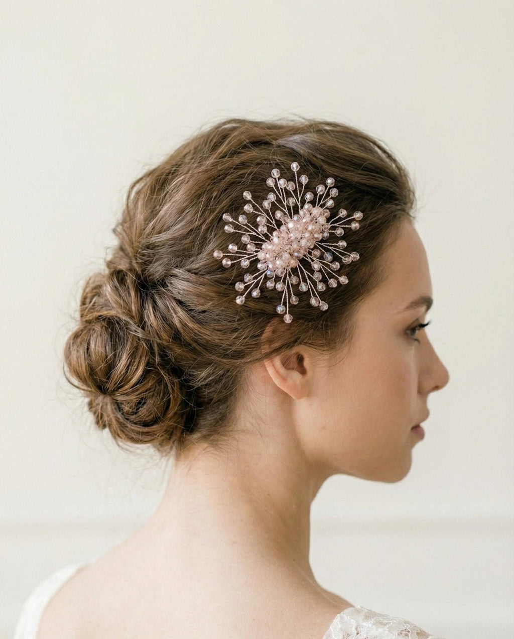 Handgemachter Haarkamm aus Kristall für zeitlose Brautfrisuren - AVYRAA BRIDAL