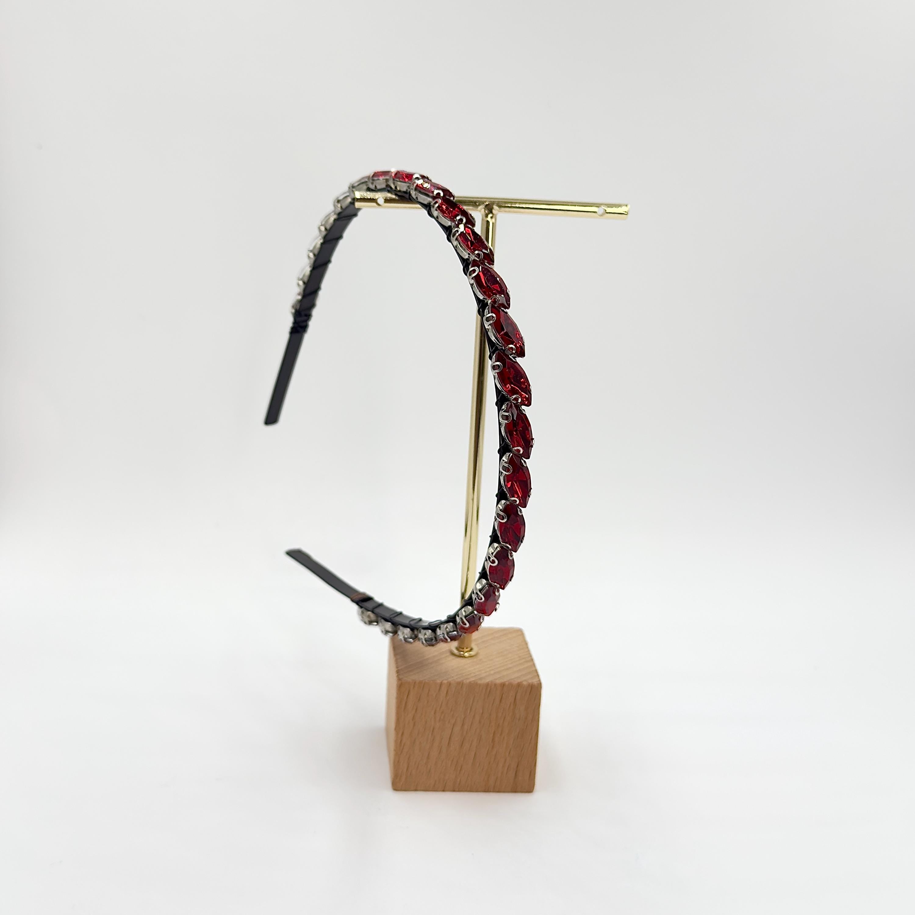 Schwarzer Braut-Haarreif mit roten Ziersteinen