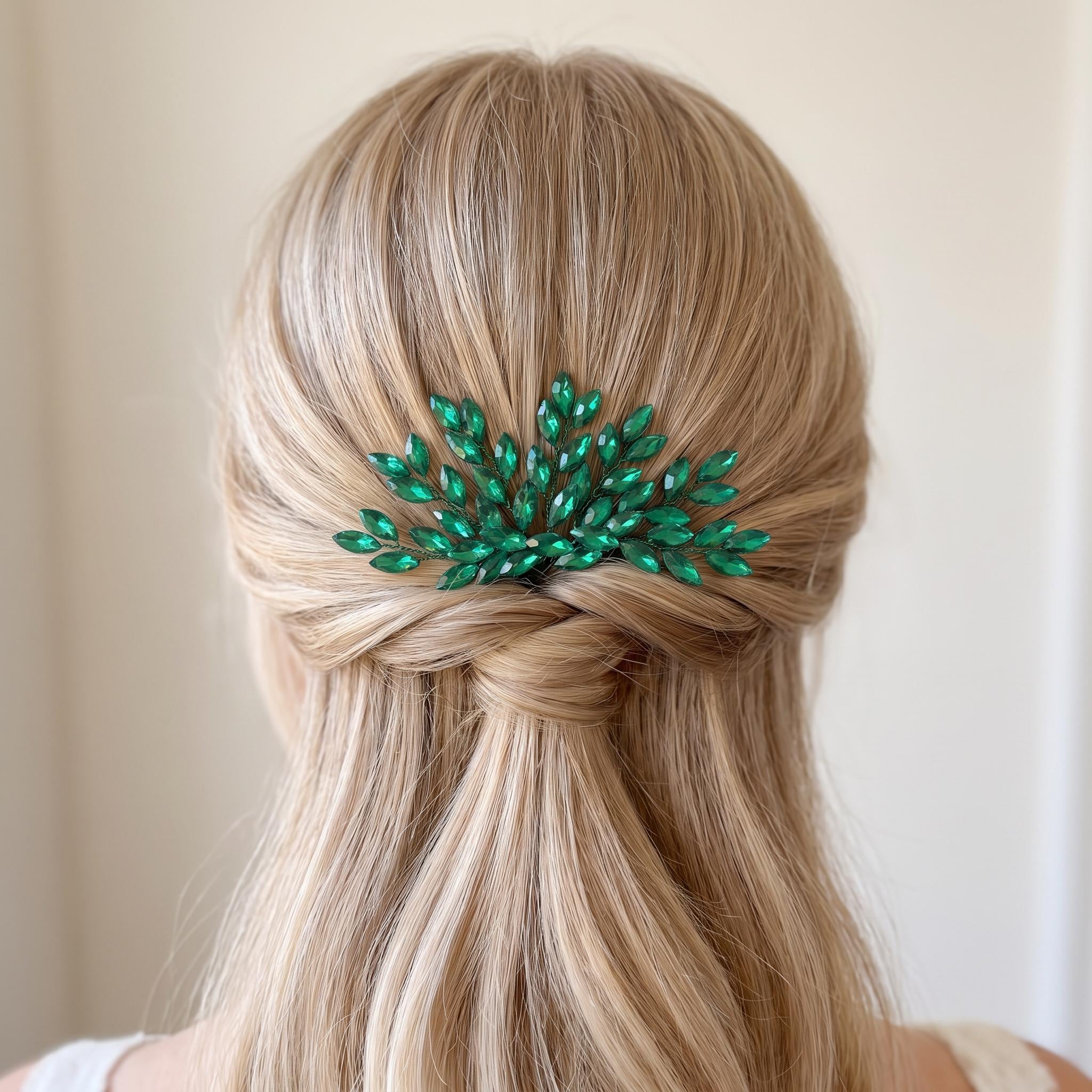 Grüner Braut-Haarkamm mit Blättern | Floraler Hochzeitshaarschmuck in Kristalloptik