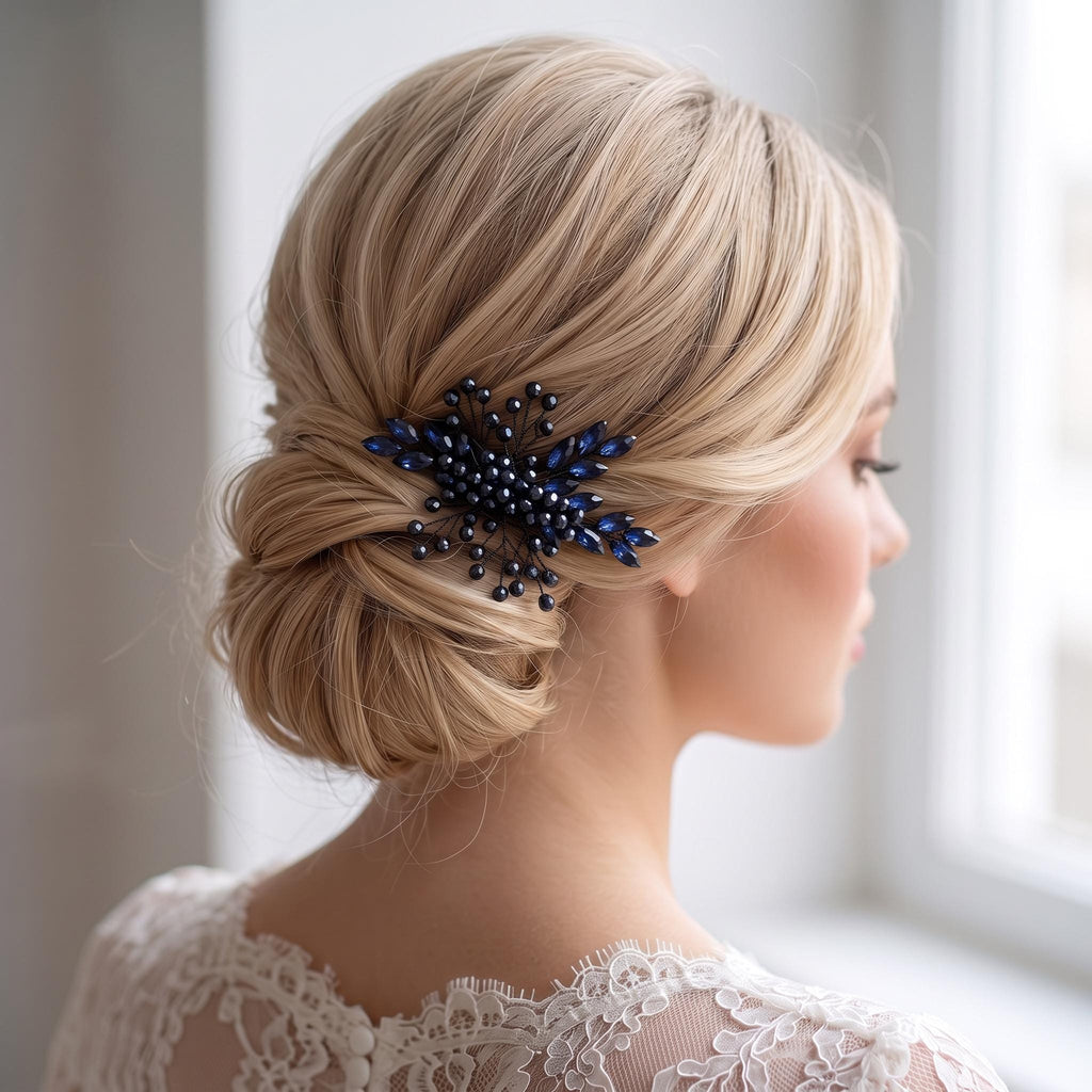 Dunkelblauer Braut-Haarkamm mit Blättern | Floraler Hochzeitsschmuck in Kristalloptik