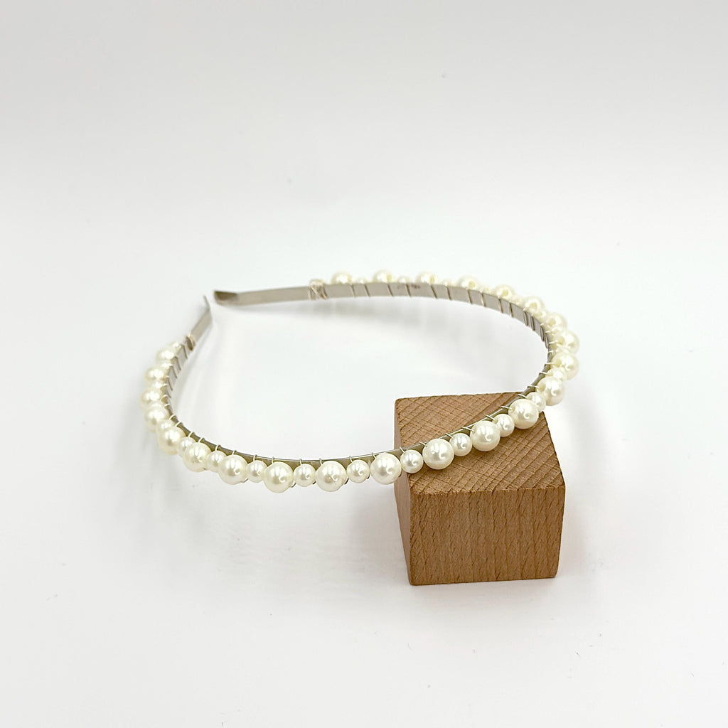 Minimalistischer Braut-Haarreif mit Perlen | Handgemachter Hochzeitshaarschmuck in Elfenbein