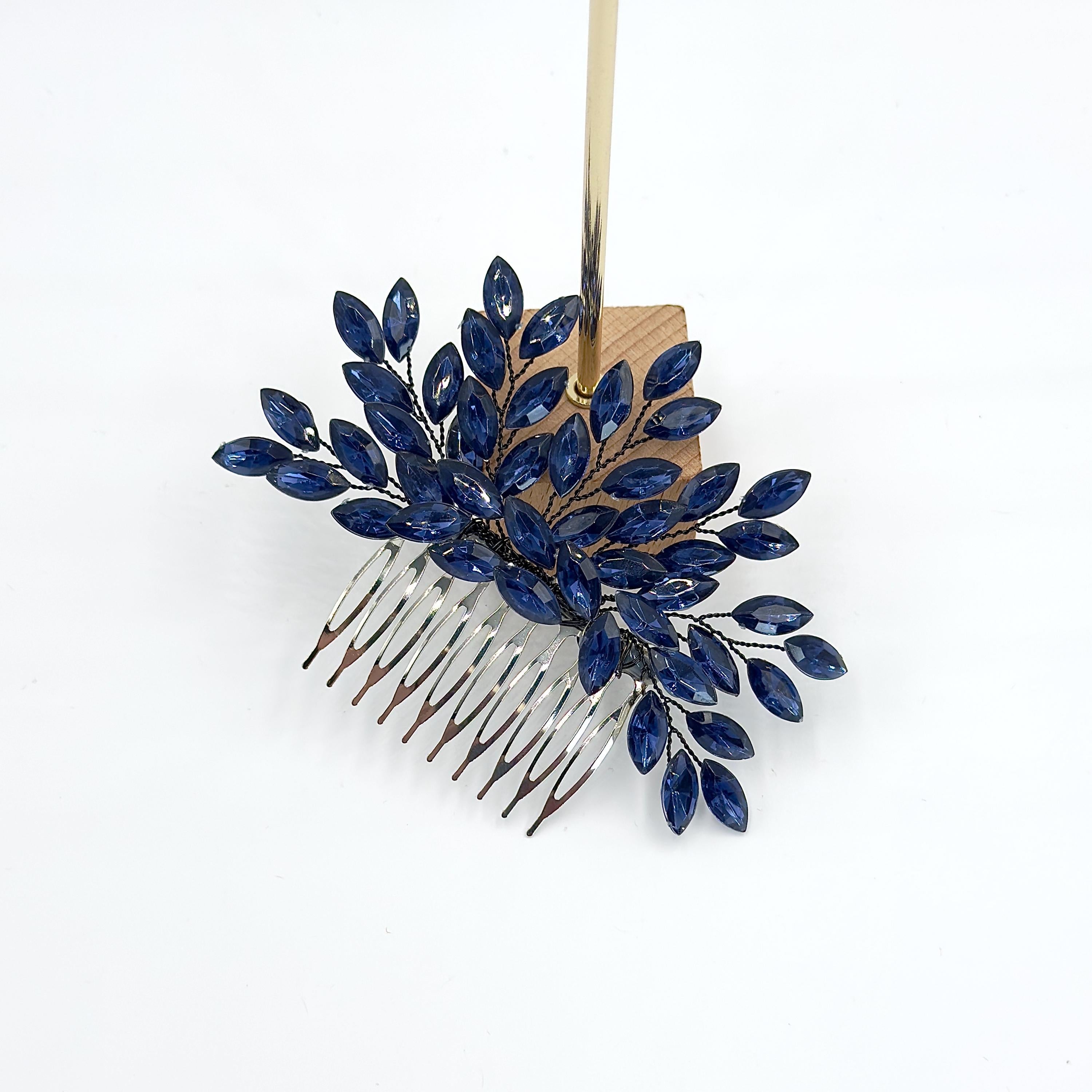 Dunkelblauer Kristall-Haarkamm | Floraler Brautschmuck mit Blättern