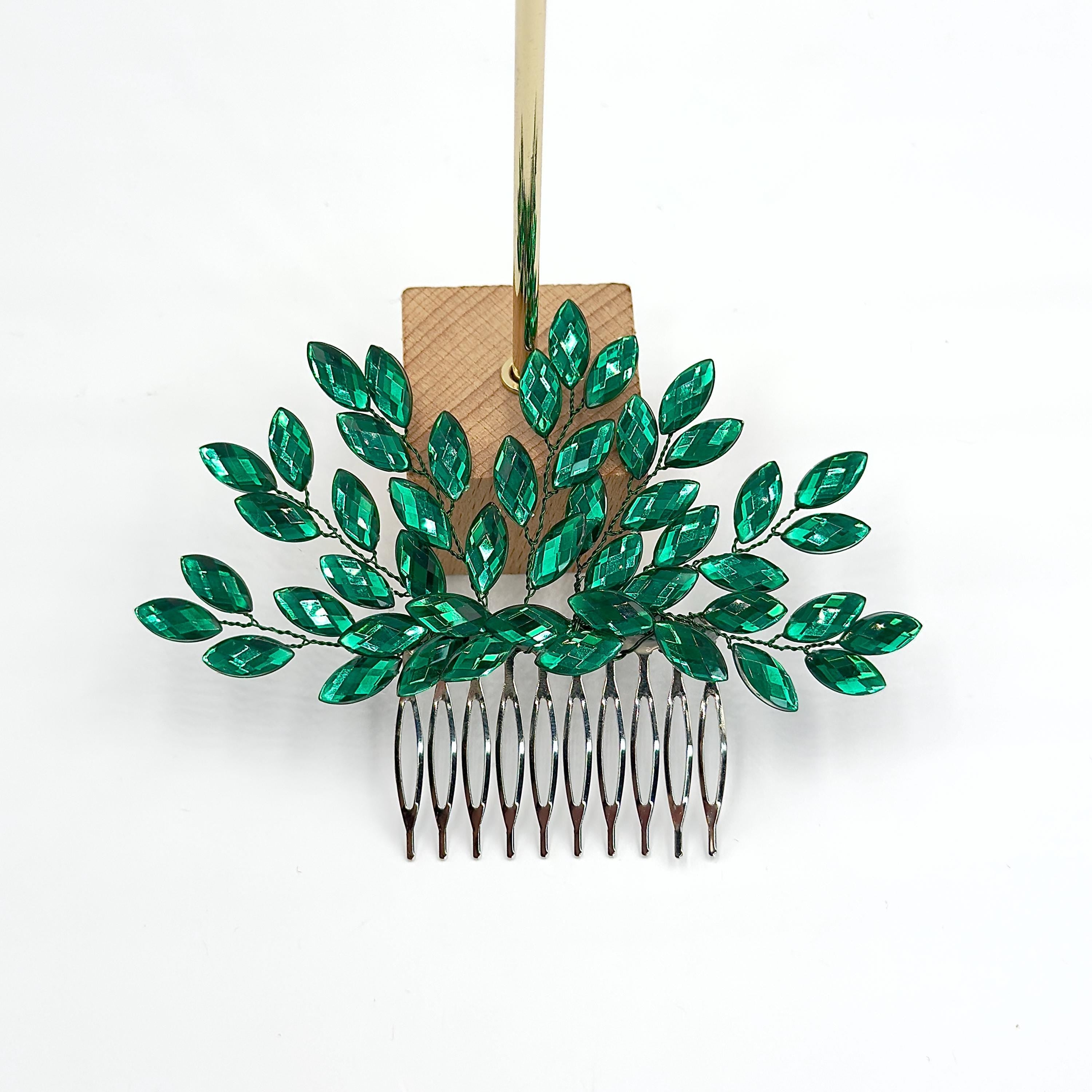 Grüner Braut-Haarkamm mit Blättern | Floraler Hochzeitshaarschmuck in Kristalloptik