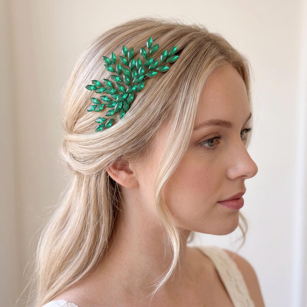 Grüner Braut-Haarkamm mit Blättern | Floraler Hochzeitshaarschmuck in Kristalloptik