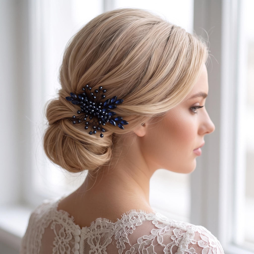Dunkelblauer Braut-Haarkamm mit Blättern | Floraler Hochzeitsschmuck in Kristalloptik