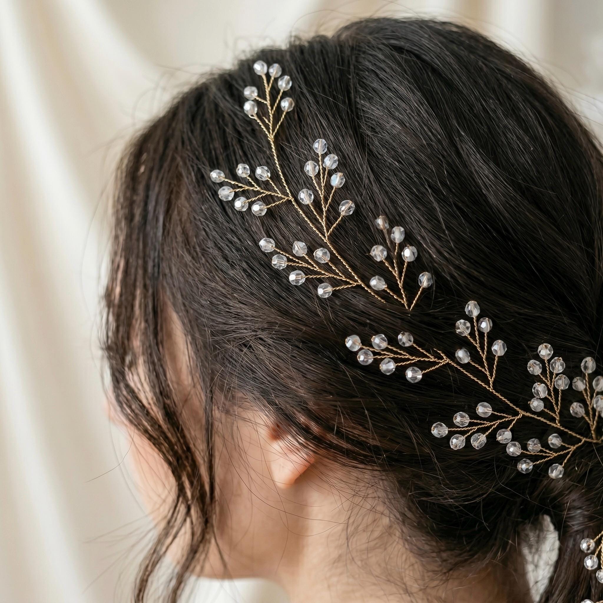 Klare Kristall Haarranke in Gold oder Silber für Bräute - AVYRAA BRIDAL