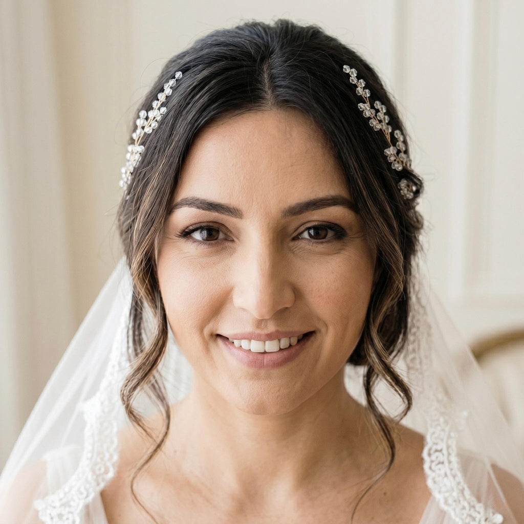 Klare Kristall Haarranke in Gold oder Silber für Bräute - AVYRAA BRIDAL