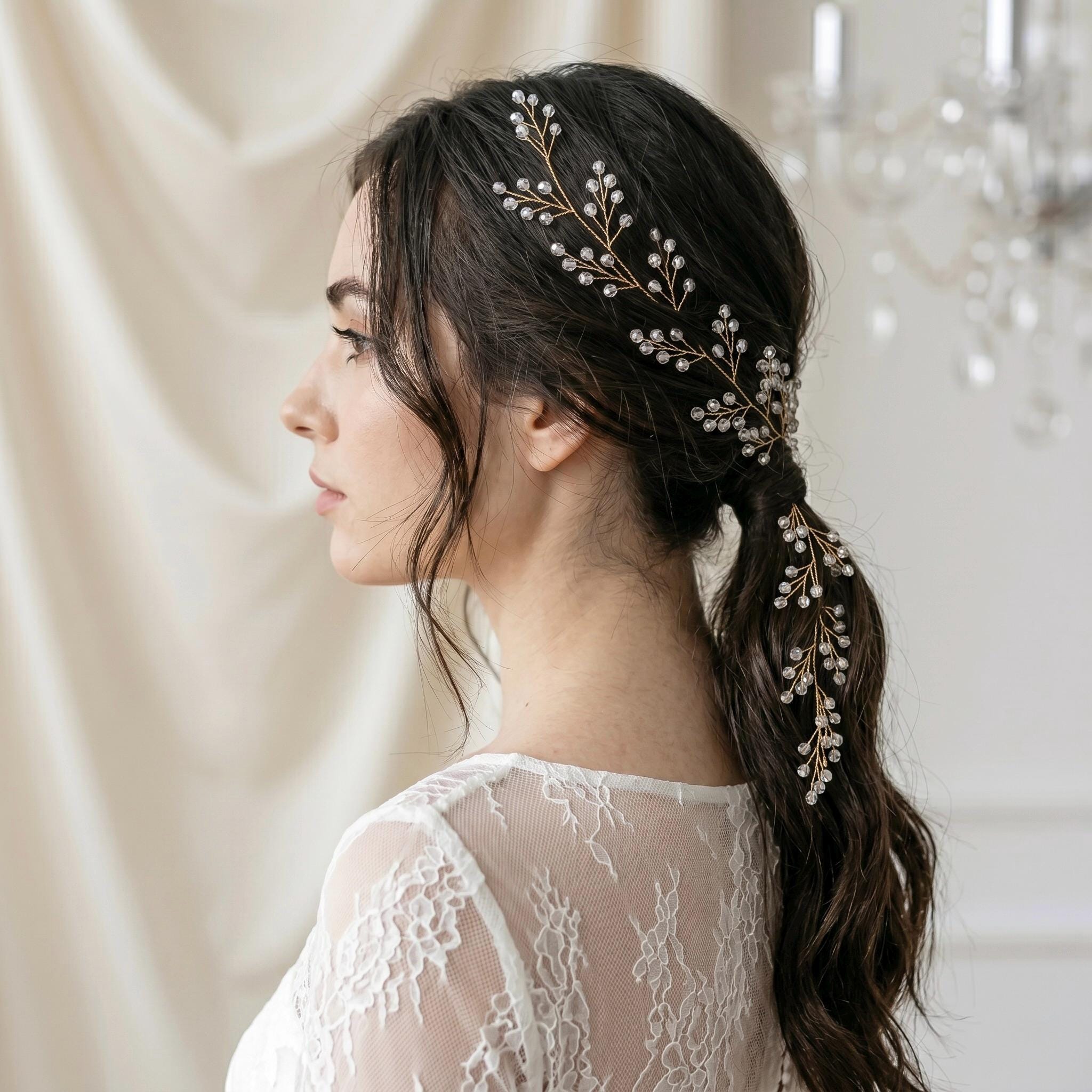 Klare Kristall Haarranke in Gold oder Silber für Bräute - AVYRAA BRIDAL