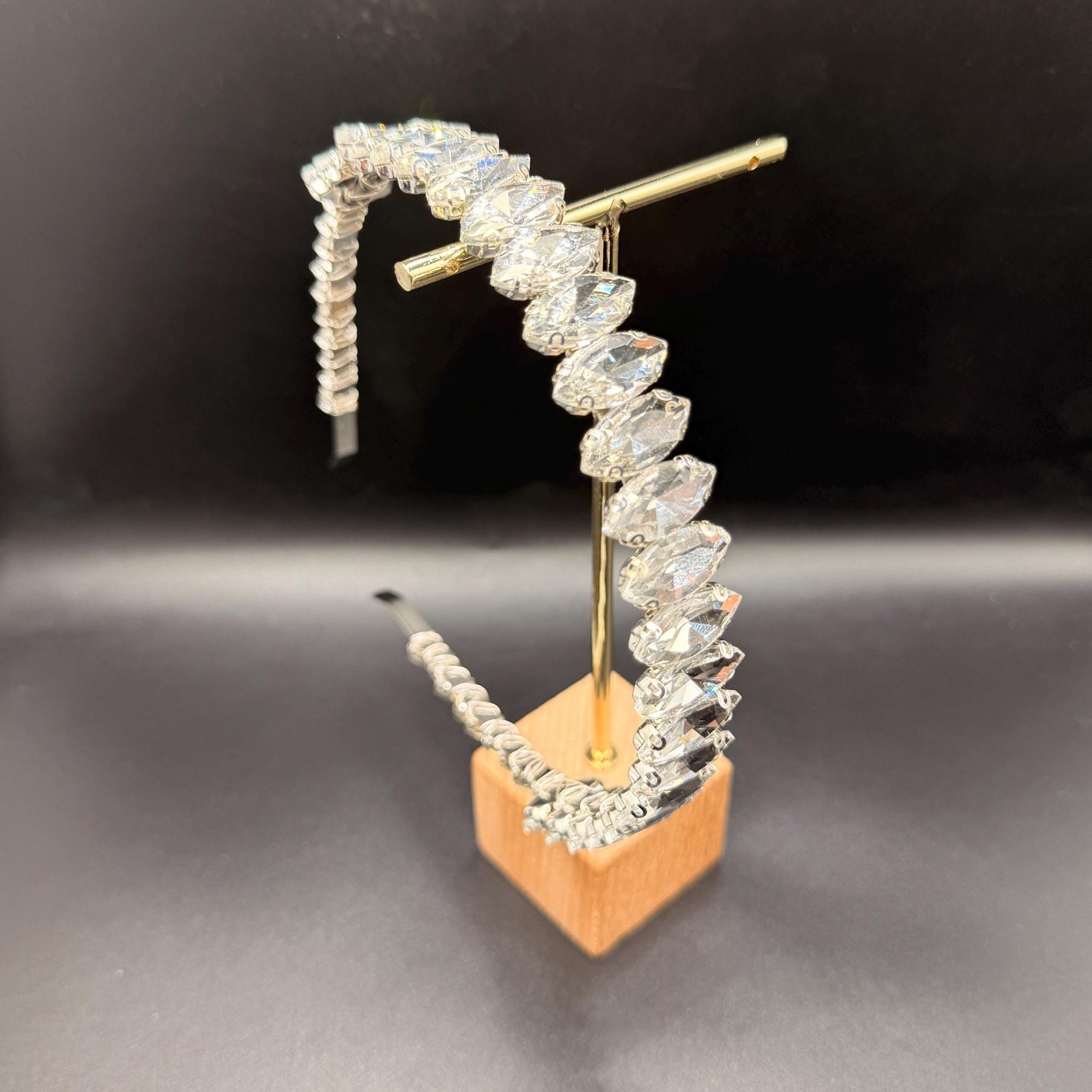Kristall Stirnband mit Tropfensteinen für Braut und Abendlook - AVYRAA BRIDAL