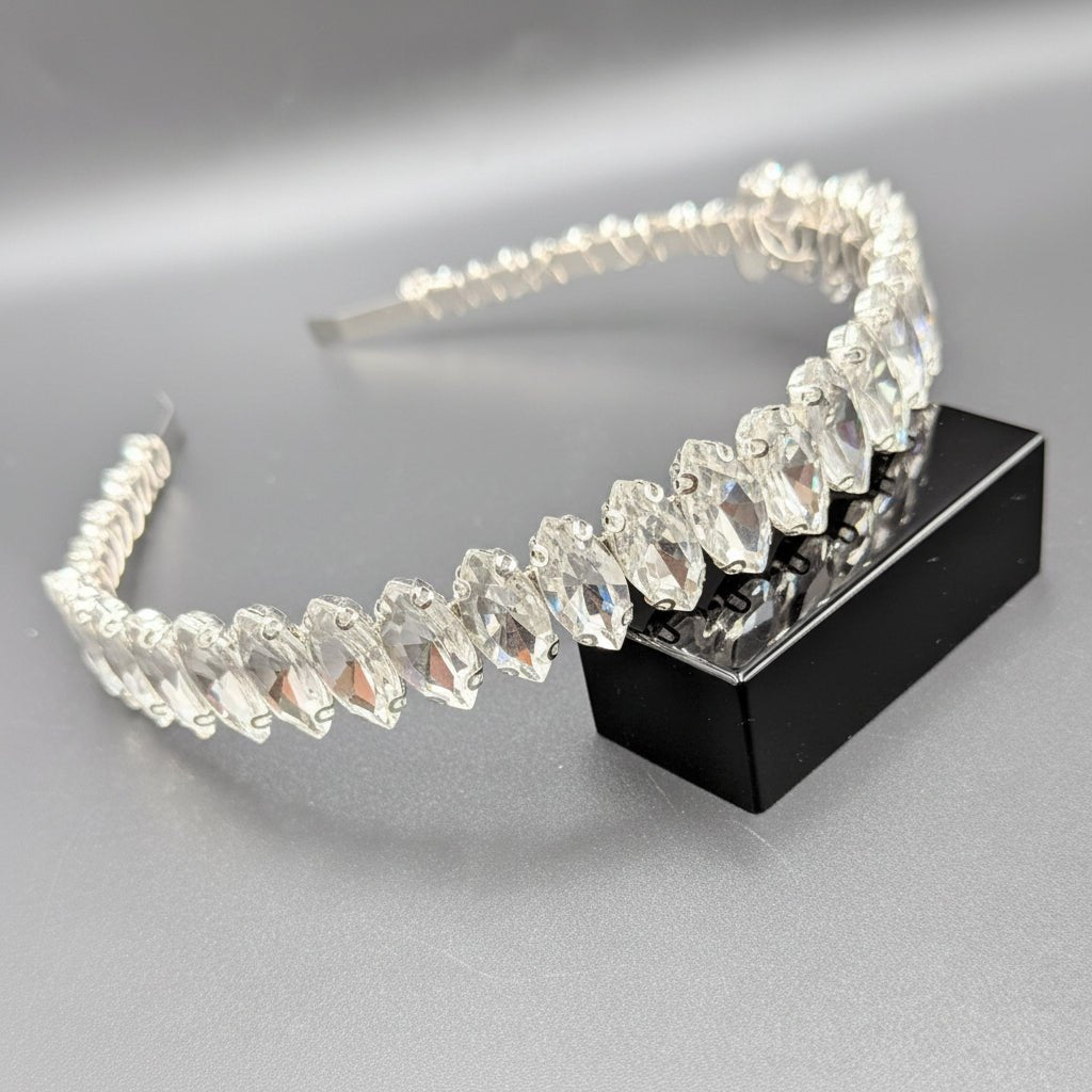 Kristall Stirnband mit Tropfensteinen für Braut und Abendlook - AVYRAA BRIDAL